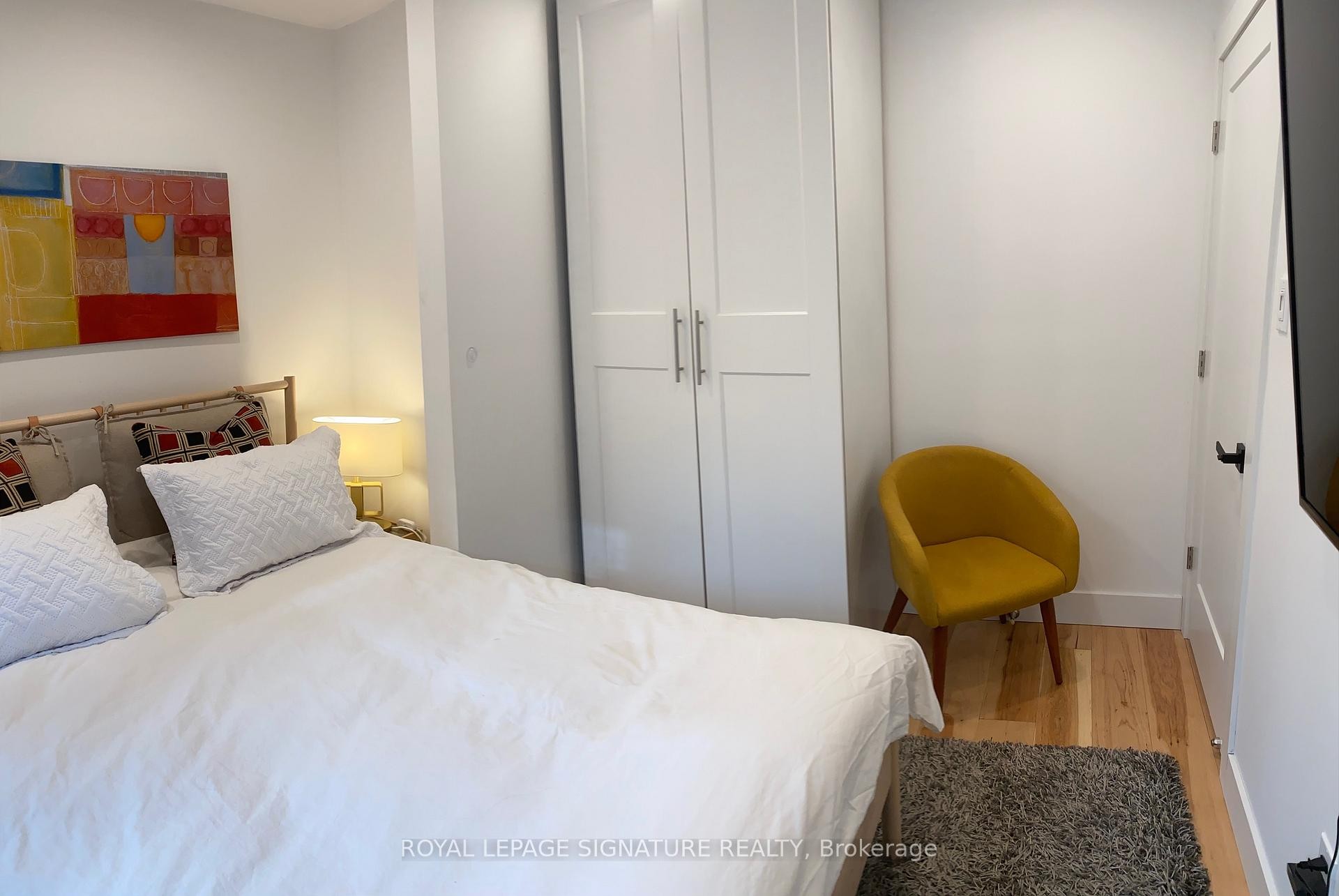 109 Charlton Avenue N, Hamilton, ON - Indoor Photo Showing Bedroom