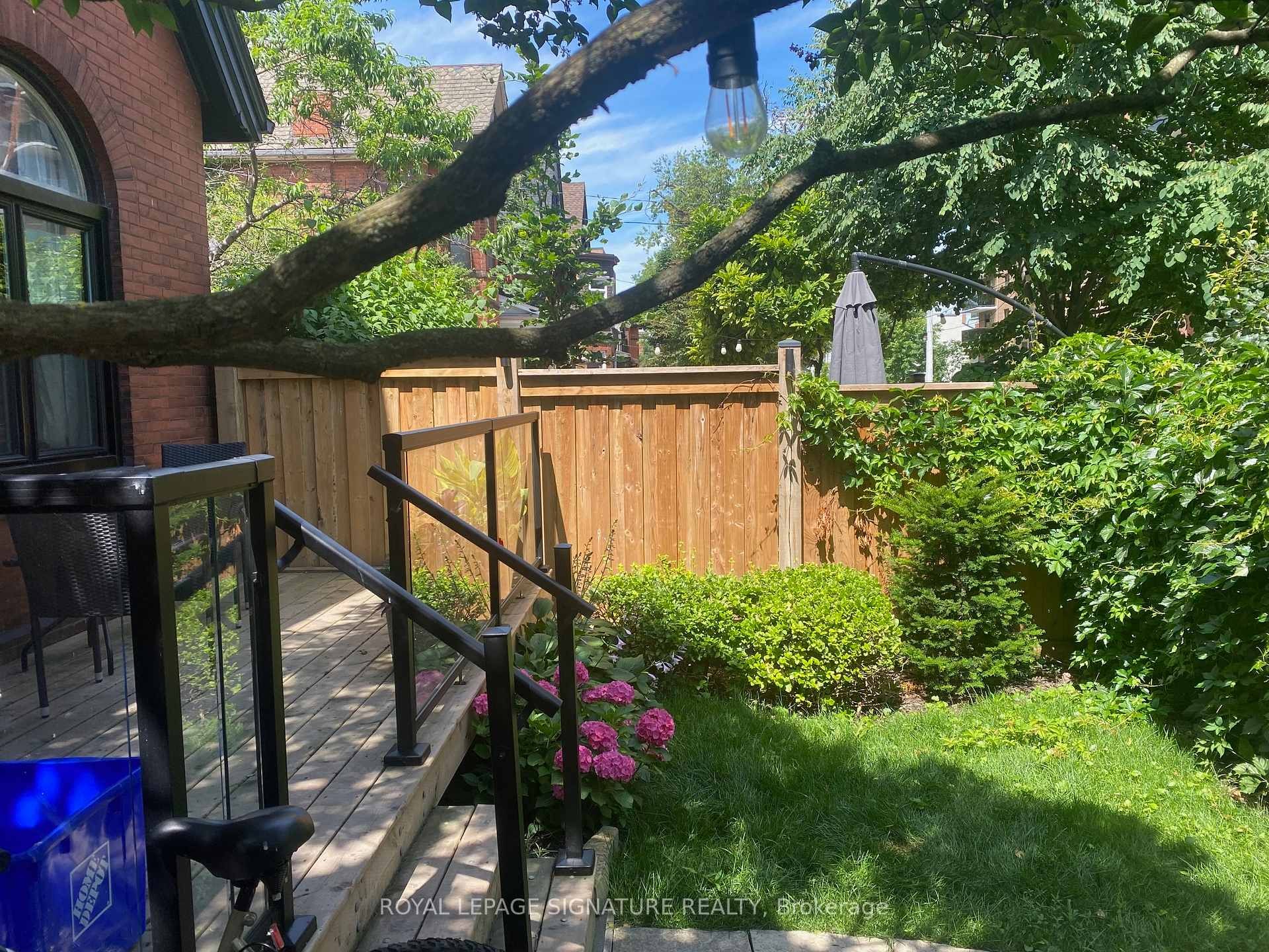 109 Charlton Avenue N, Hamilton, ON - Outdoor