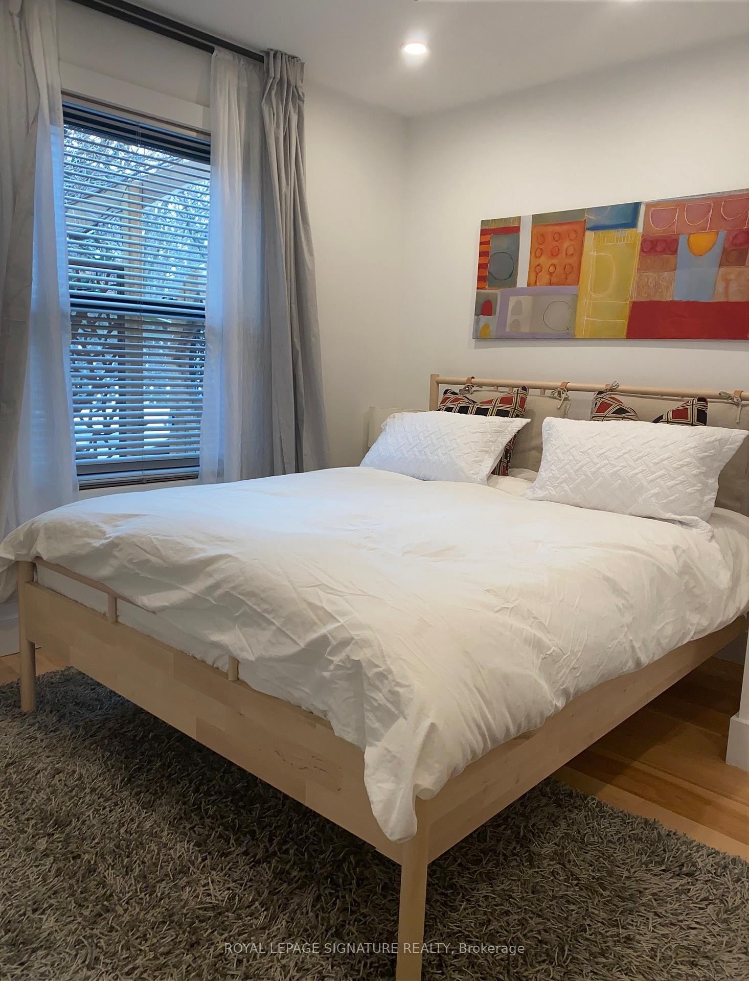 109 Charlton Avenue N, Hamilton, ON - Indoor Photo Showing Bedroom
