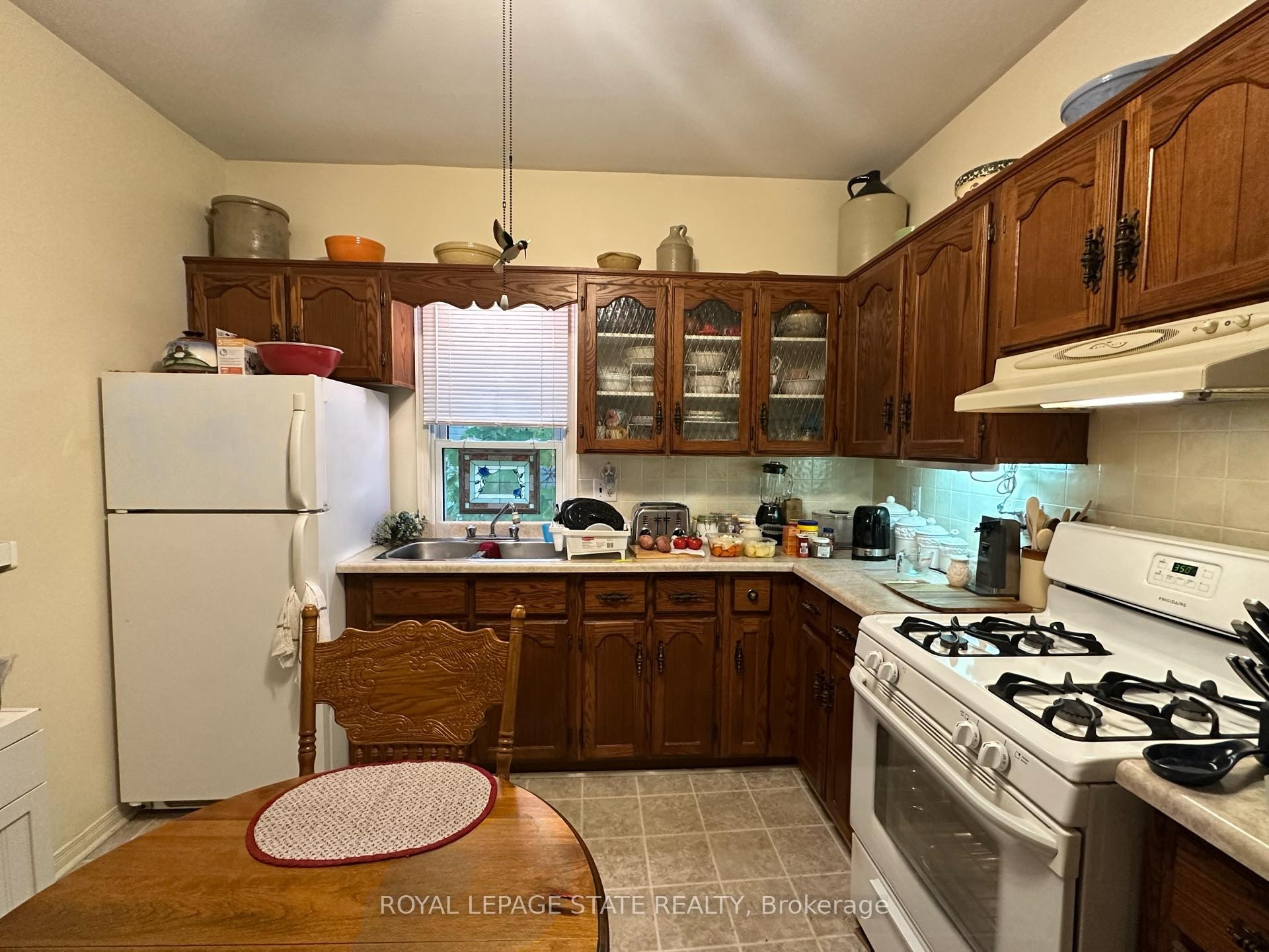149 Forest Street E, Haldimand, ON - Indoor Photo Showing Kitchen With Double Sink