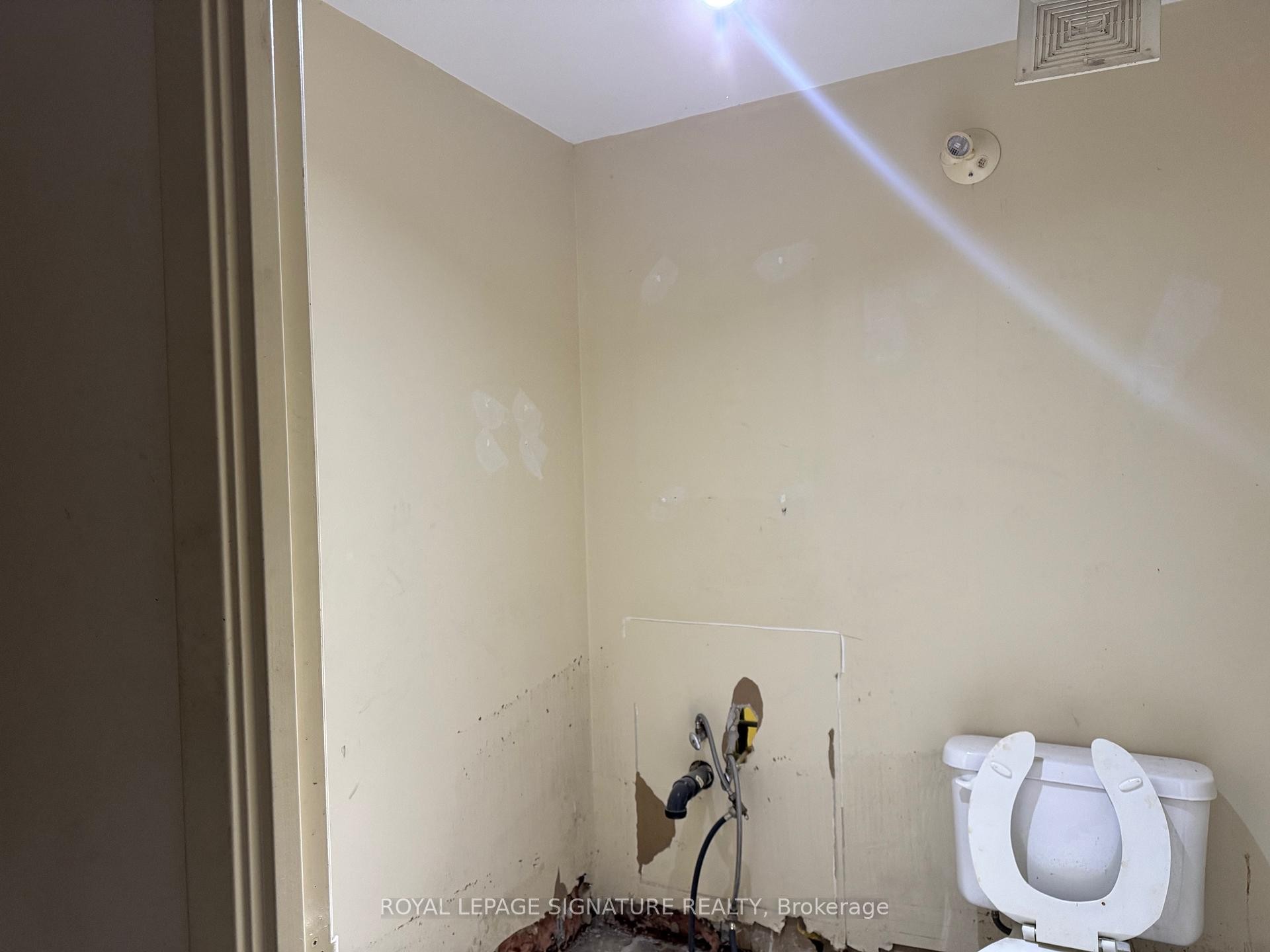 Unit 1B-801 Dundas Street E, Mississauga, ON