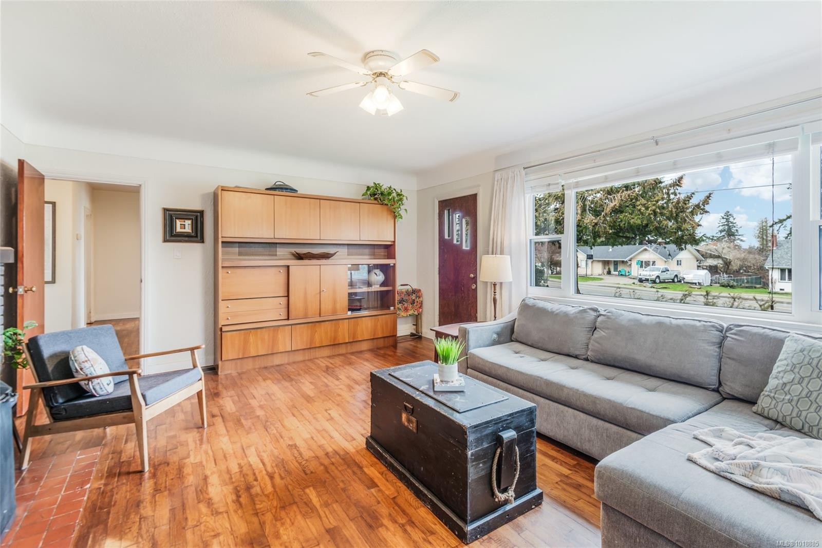 380 Hirst Ave West, Parksville, BC