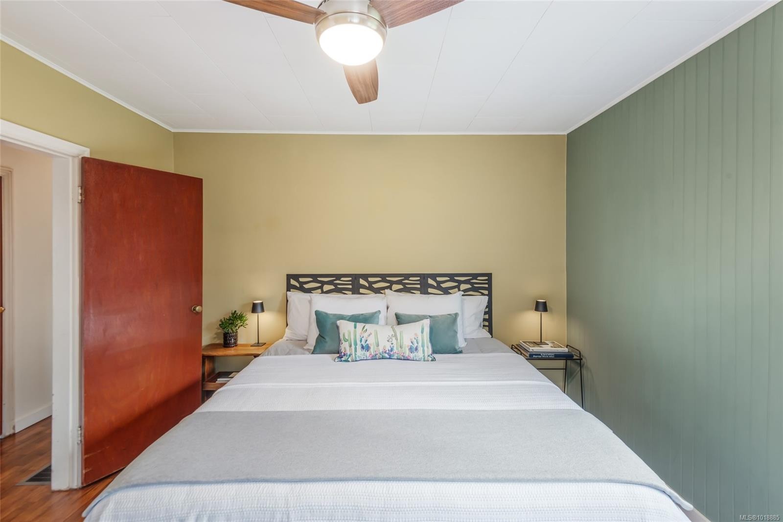 380 Hirst Ave West, Parksville, BC