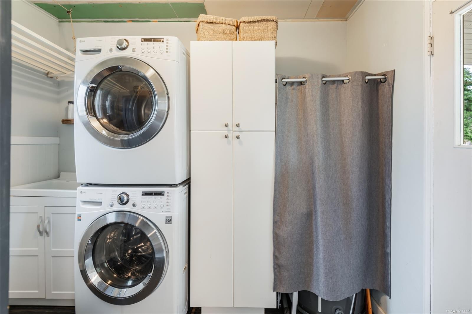 380 Hirst Ave West, Parksville, BC