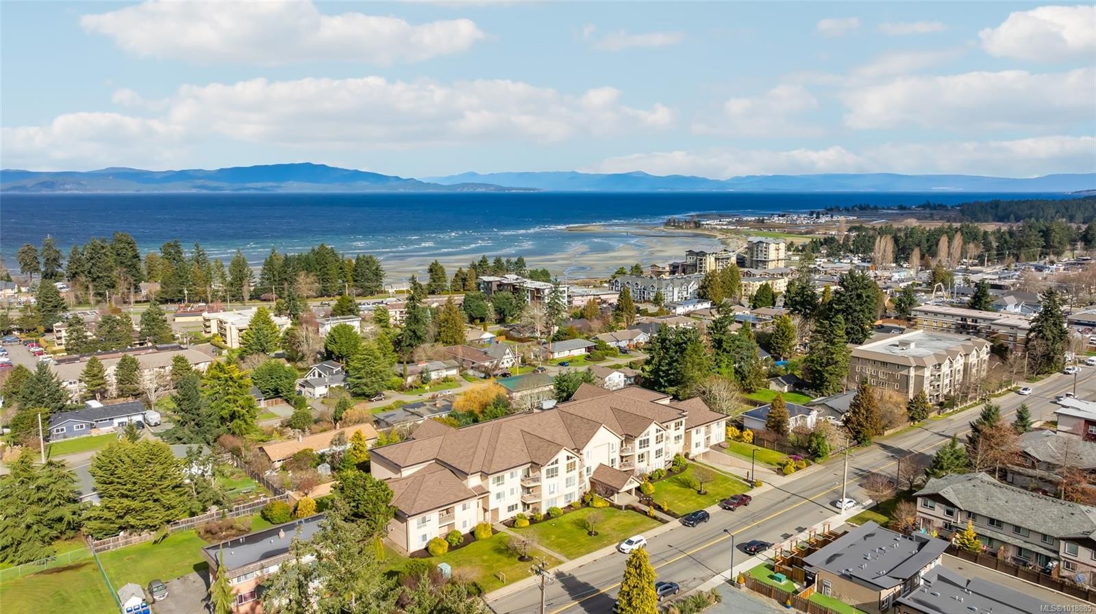 380 Hirst Ave West, Parksville, BC