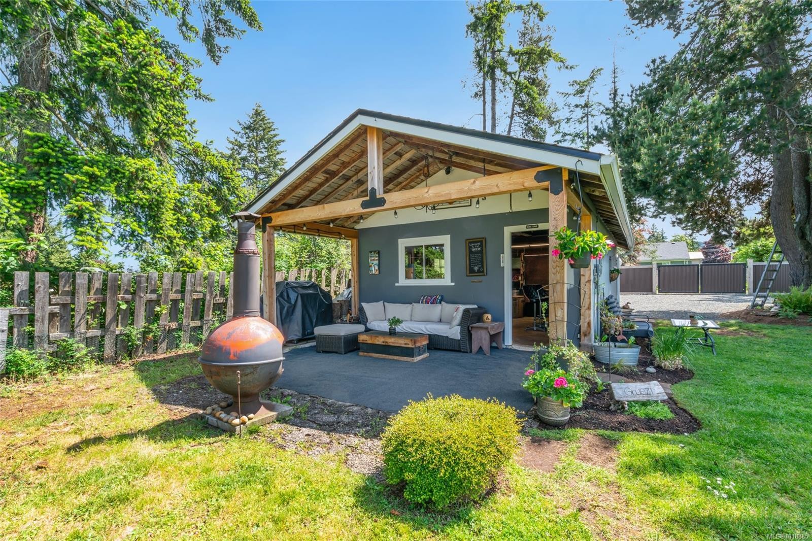 380 Hirst Ave West, Parksville, BC