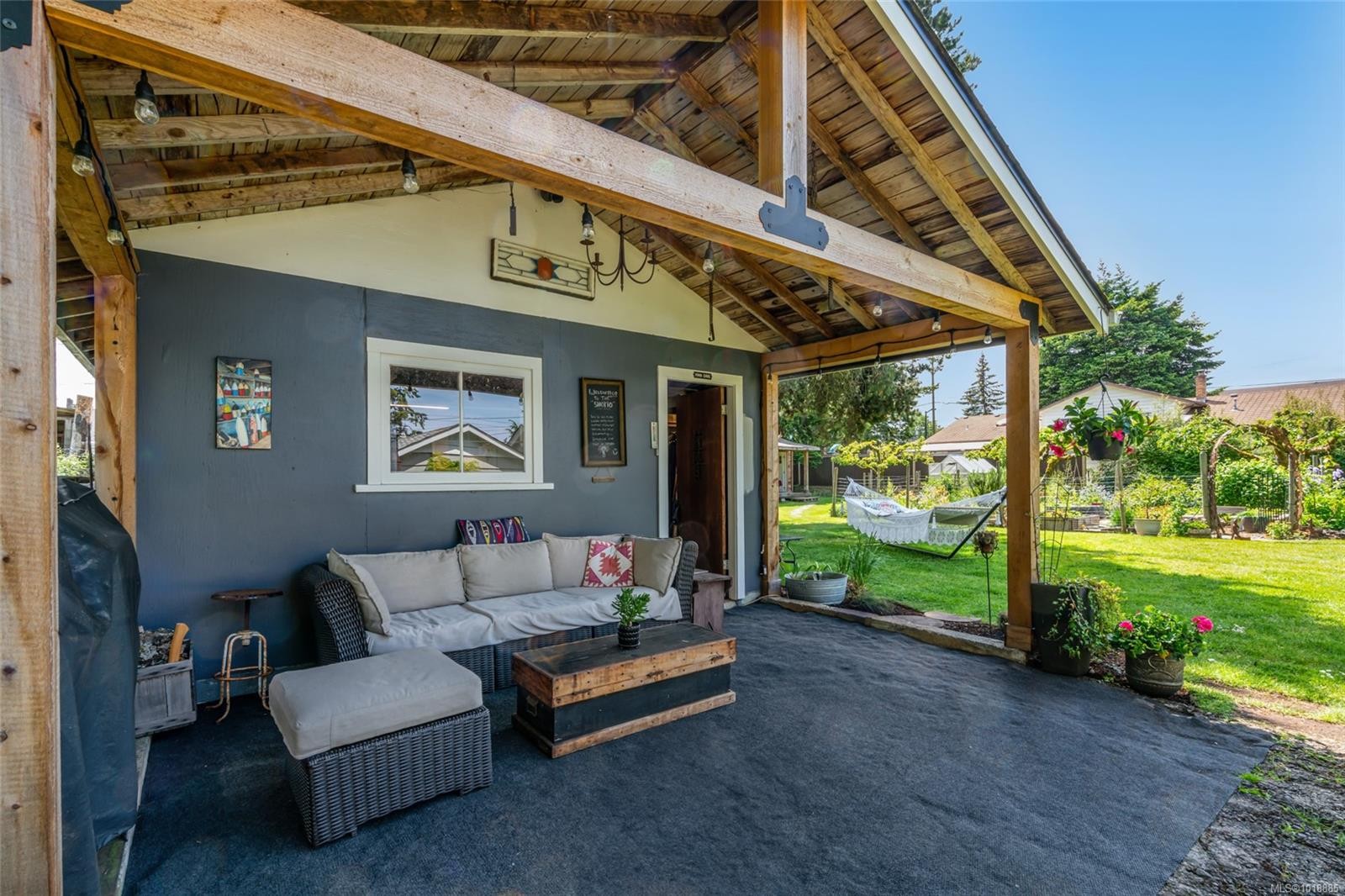 380 Hirst Ave West, Parksville, BC