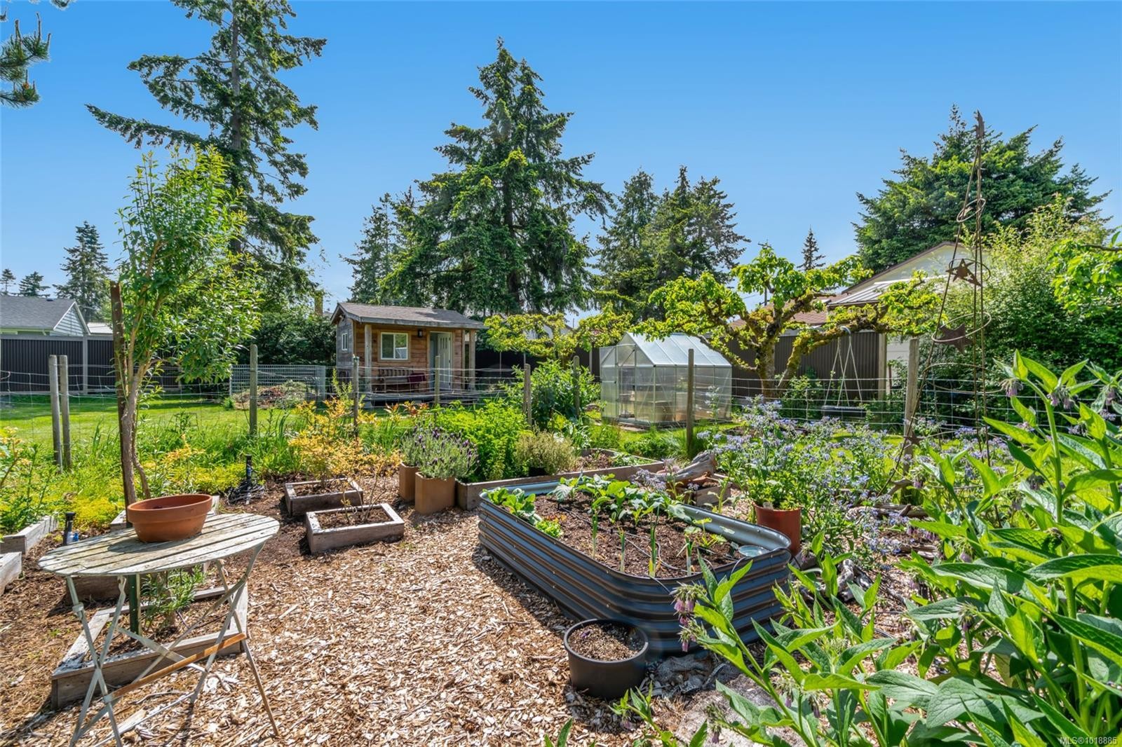 380 Hirst Ave West, Parksville, BC