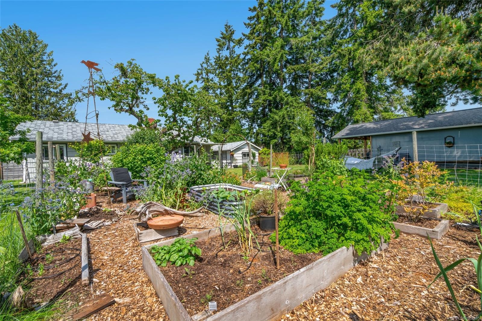 380 Hirst Ave West, Parksville, BC