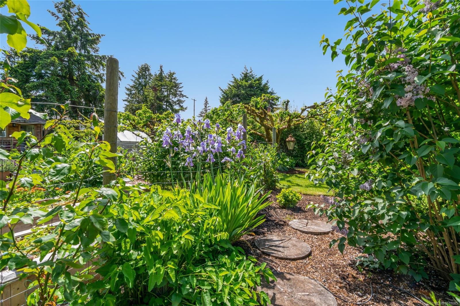 380 Hirst Ave West, Parksville, BC