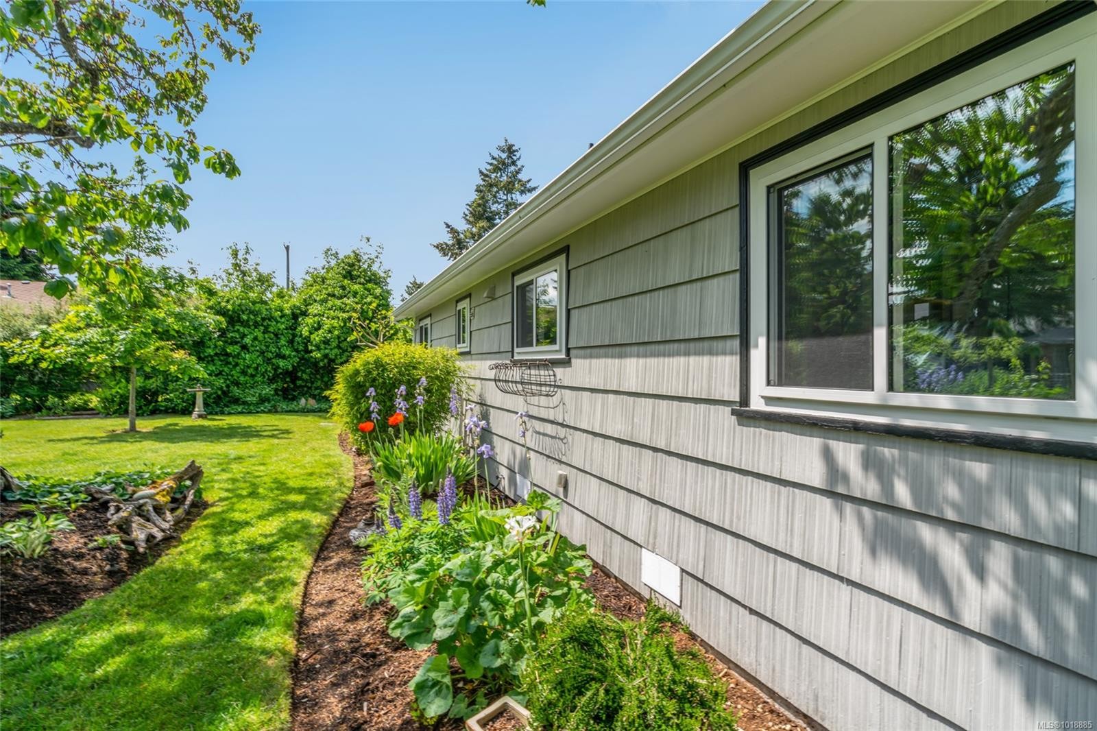 380 Hirst Ave West, Parksville, BC