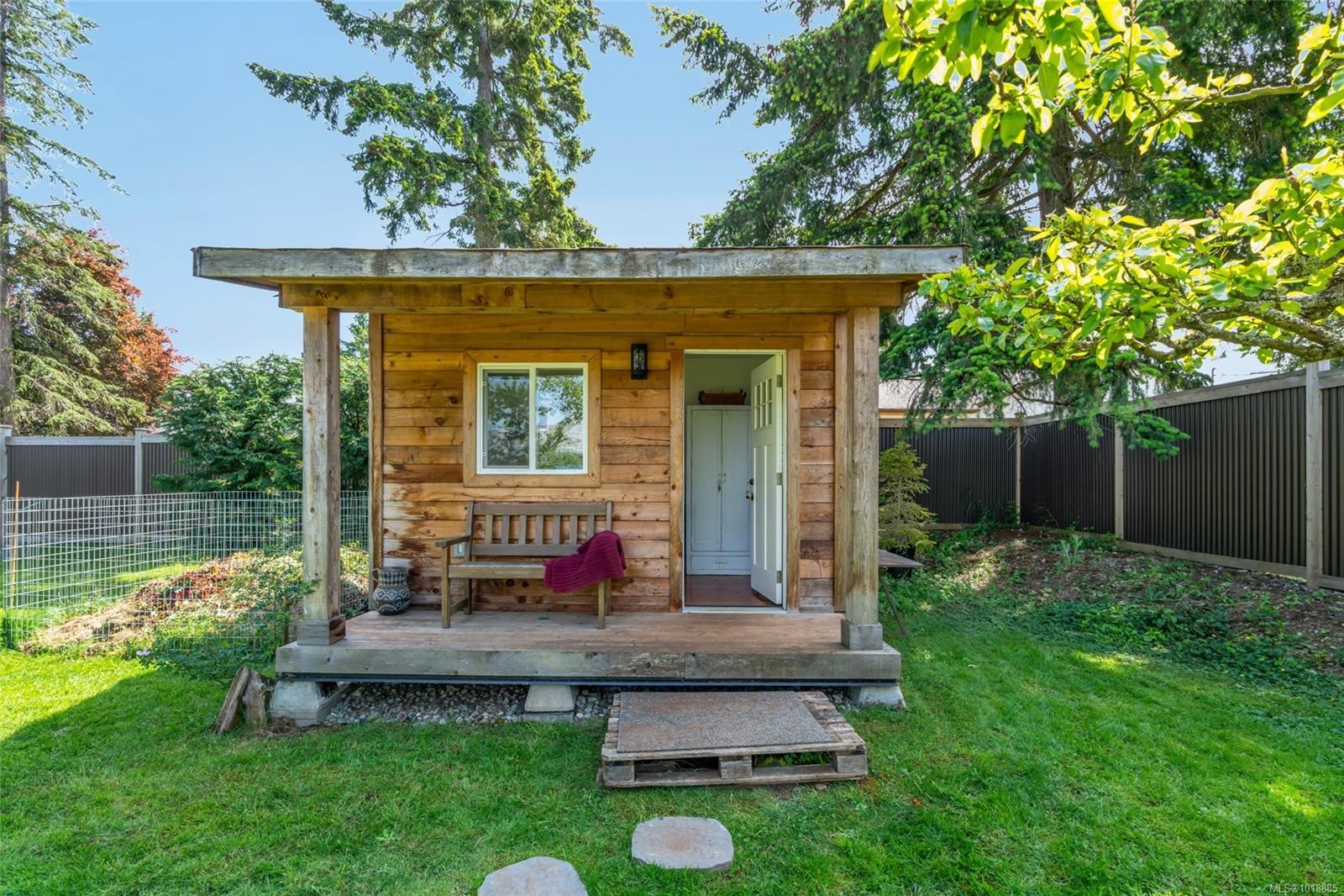 380 Hirst Ave West, Parksville, BC