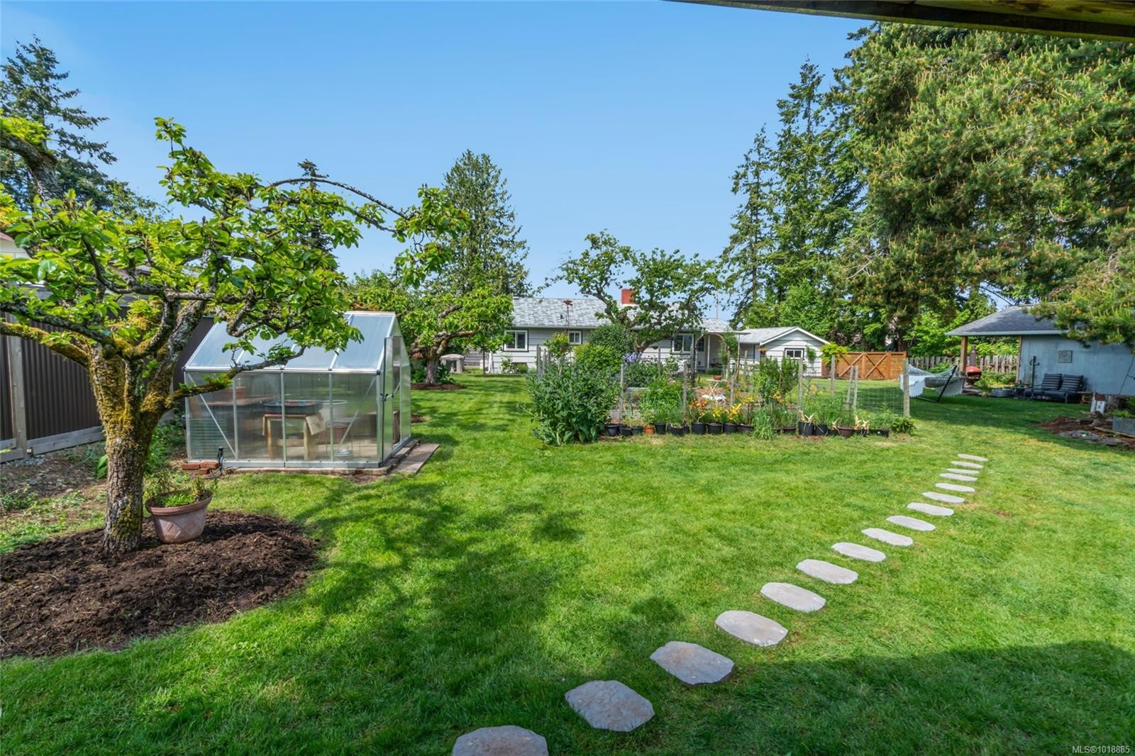 380 Hirst Ave West, Parksville, BC