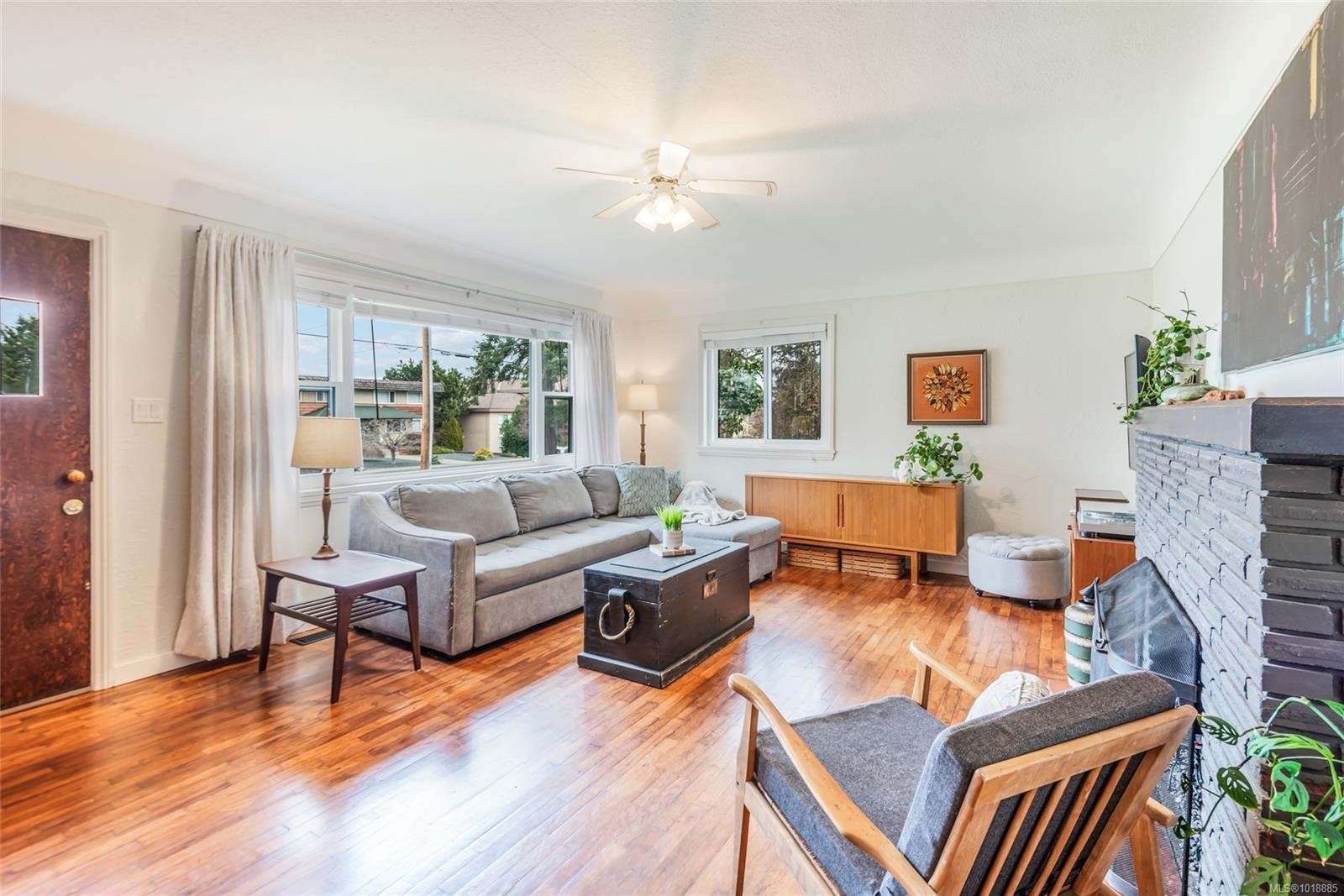 380 Hirst Ave West, Parksville, BC