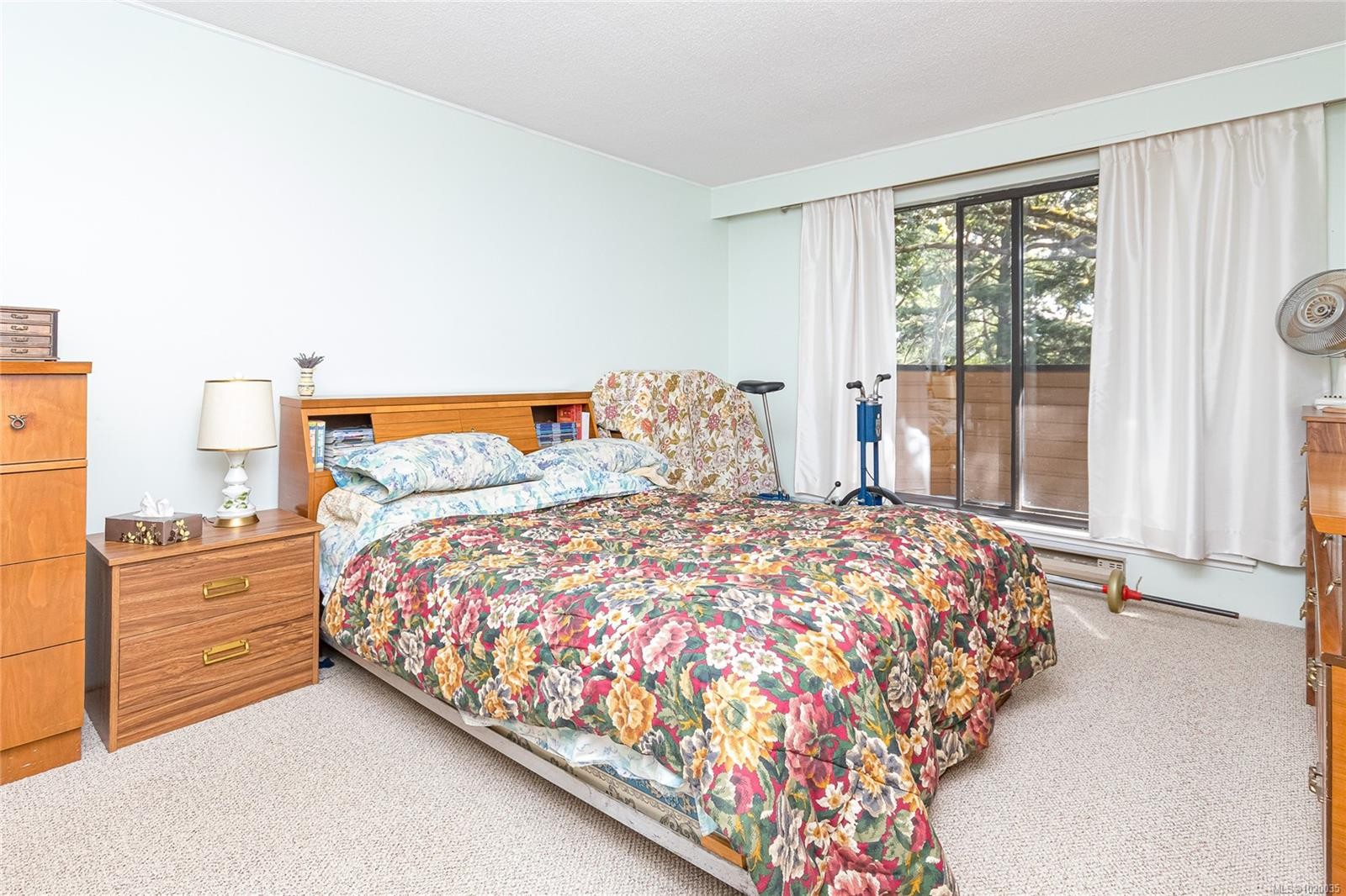 304-1106 Glenora Pl, Saanich, BC - Indoor Photo Showing Bedroom