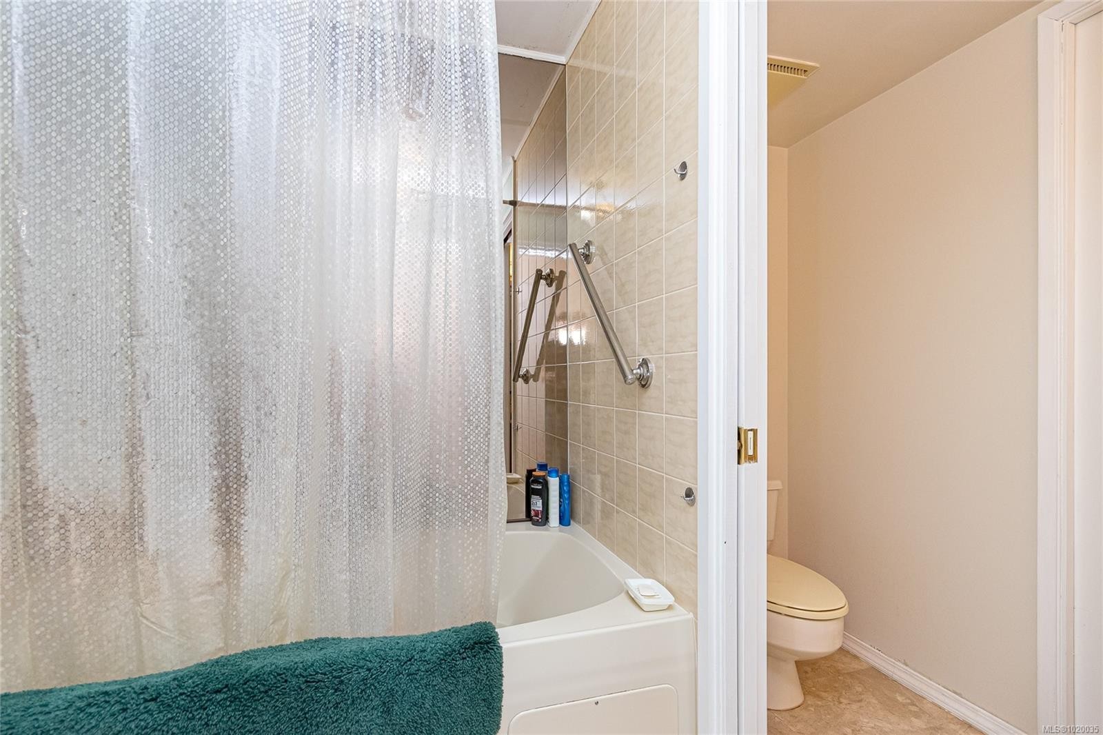 304-1106 Glenora Pl, Saanich, BC - Indoor Photo Showing Bathroom