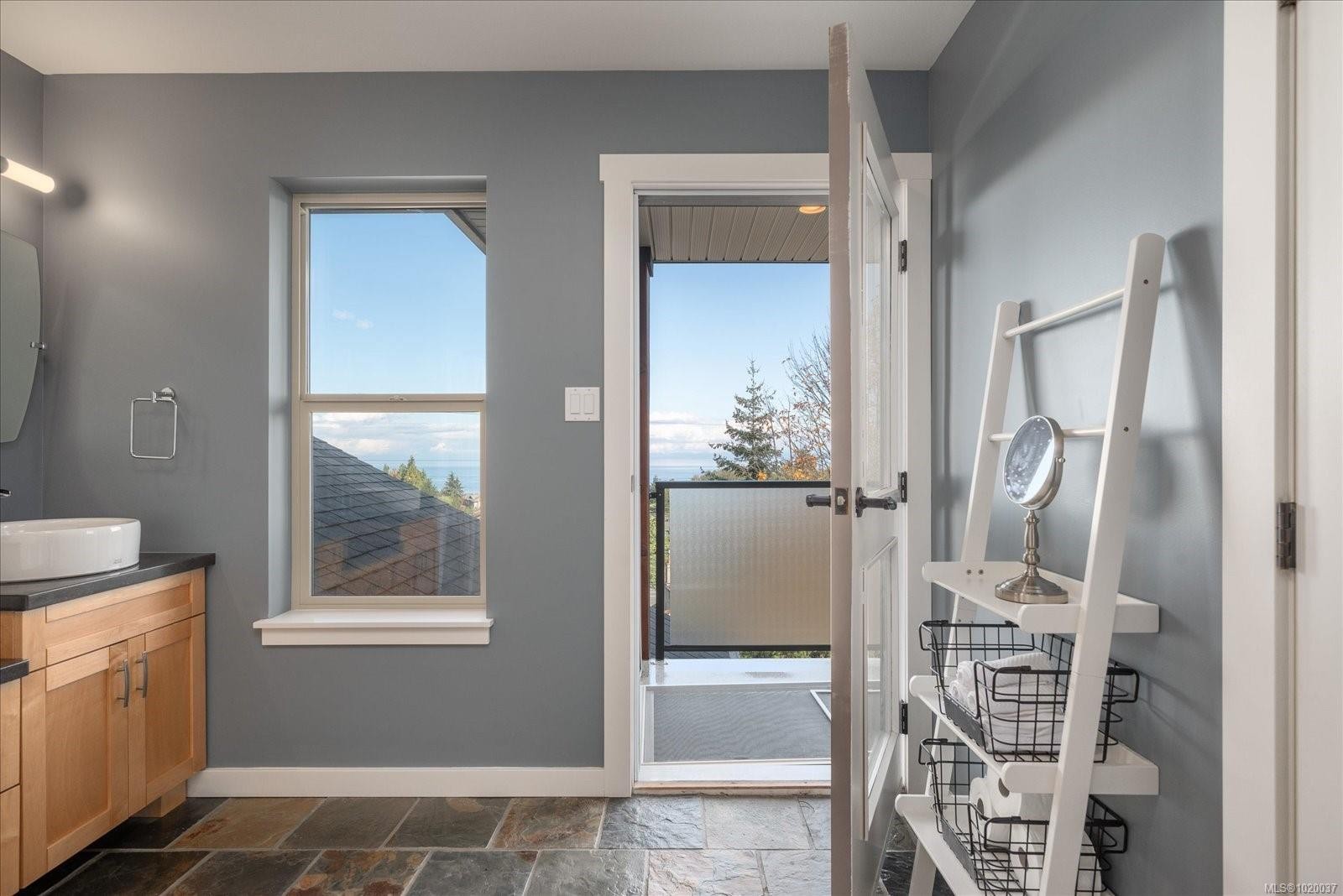 5265 Toms Trnabt, Nanaimo, BC