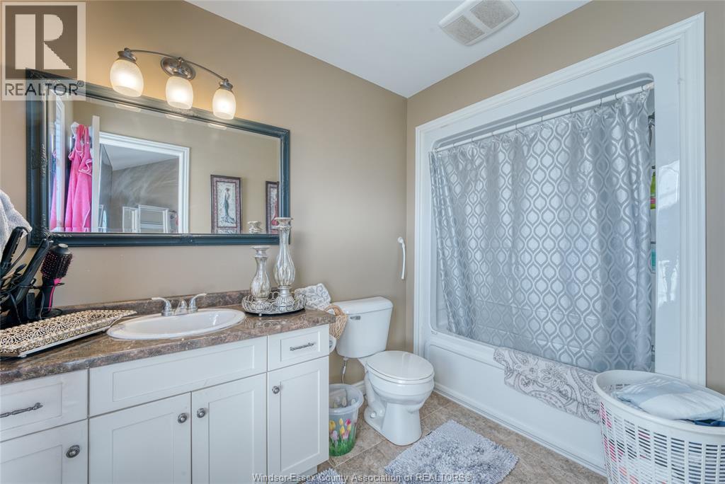 242 Donald Crescent, Belle River, ON - Indoor Photo Showing Bathroom