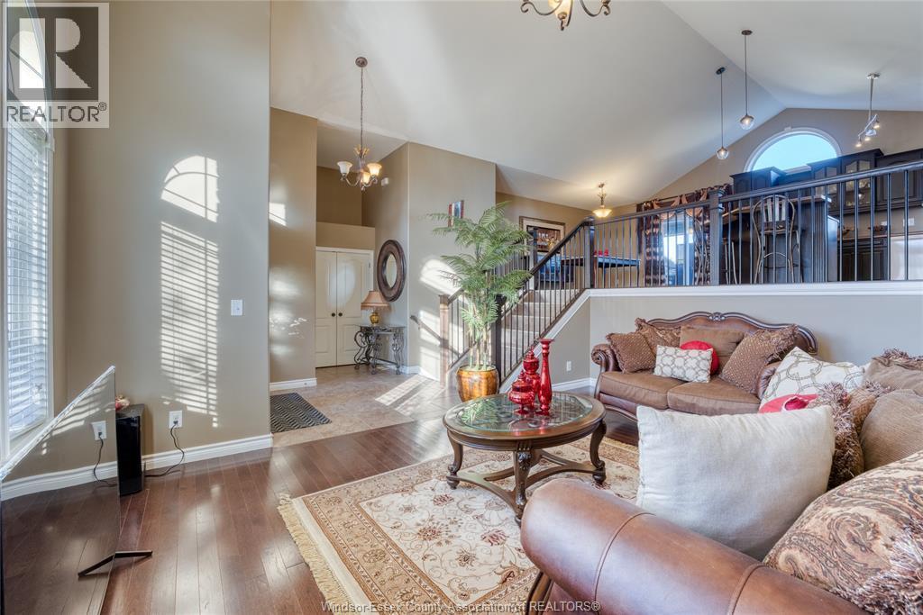 242 Donald Crescent, Belle River, ON - Indoor Photo Showing Living Room