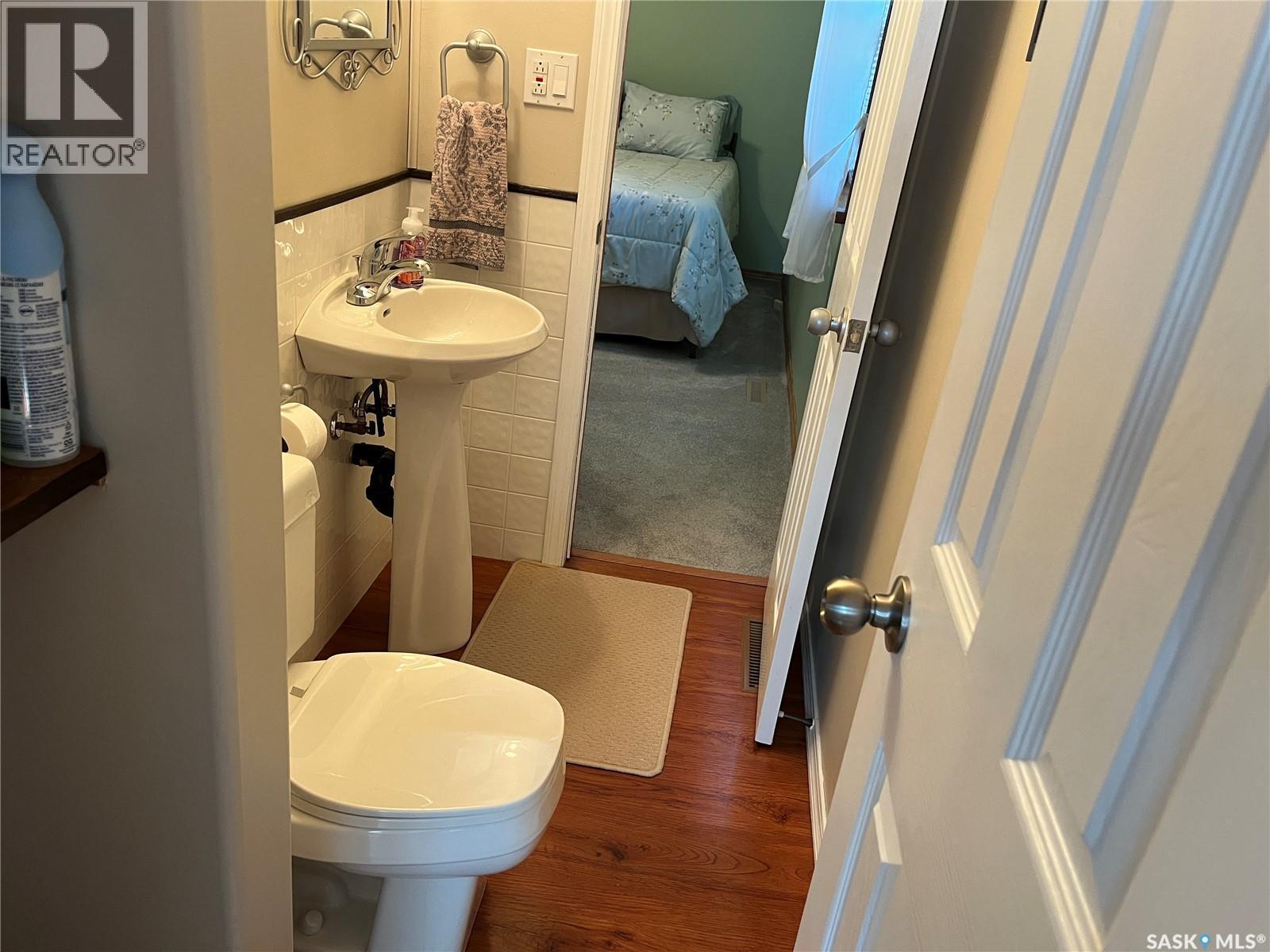 42 7Th Street Ne, Wadena, SK - Indoor Photo Showing Bathroom