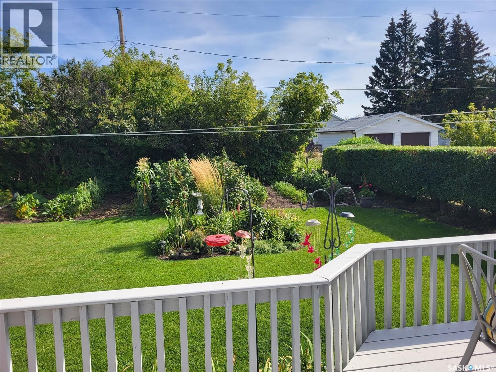 42 7Th Street Ne, Wadena, SK - Outdoor With Deck Patio Veranda