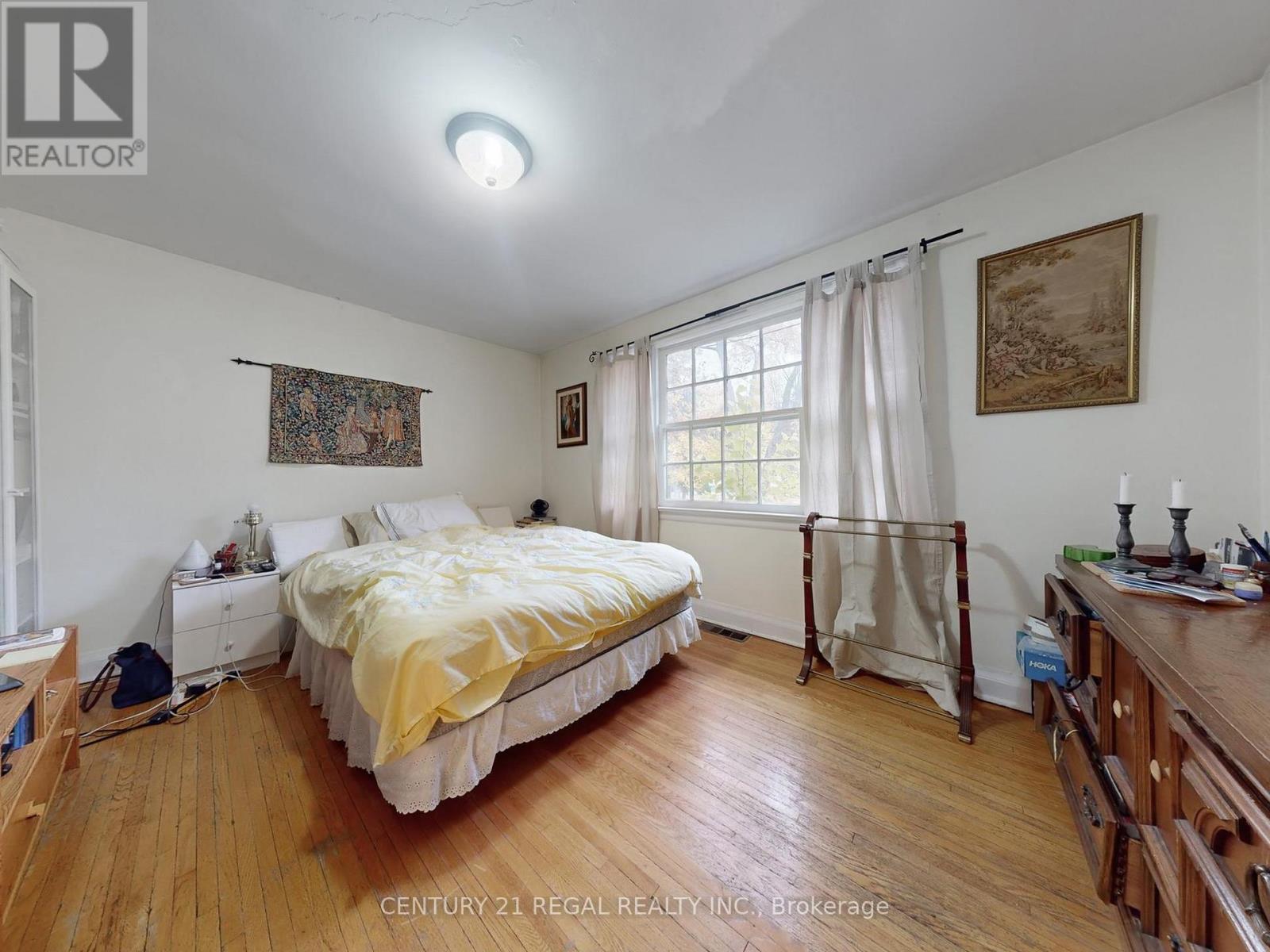 20 West Hill Drive, Toronto, ON - Indoor Photo Showing Bedroom
