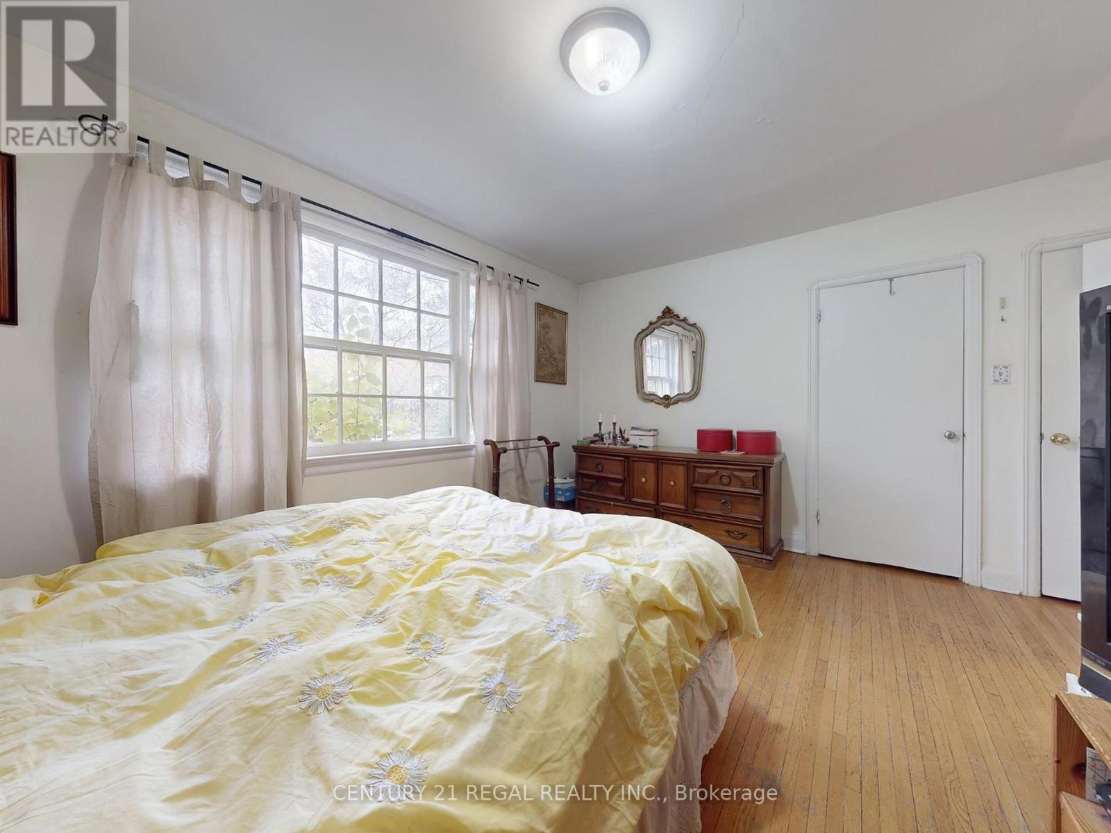 20 West Hill Drive, Toronto, ON - Indoor Photo Showing Bedroom