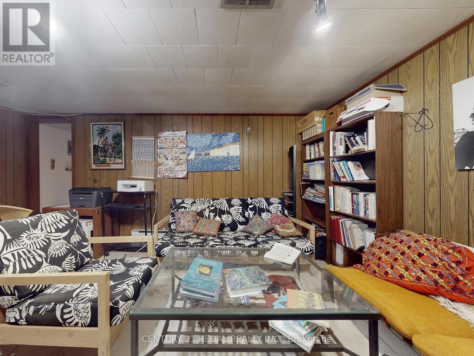 20 West Hill Drive, Toronto, ON - Indoor Photo Showing Other Room