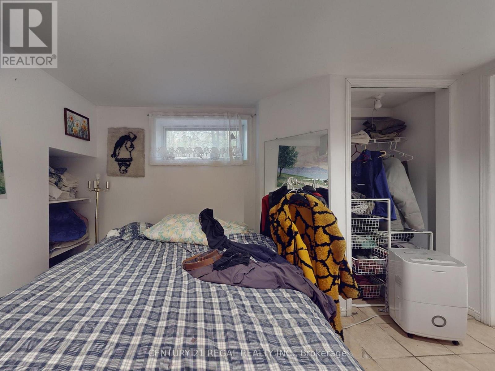 20 West Hill Drive, Toronto, ON - Indoor Photo Showing Bedroom