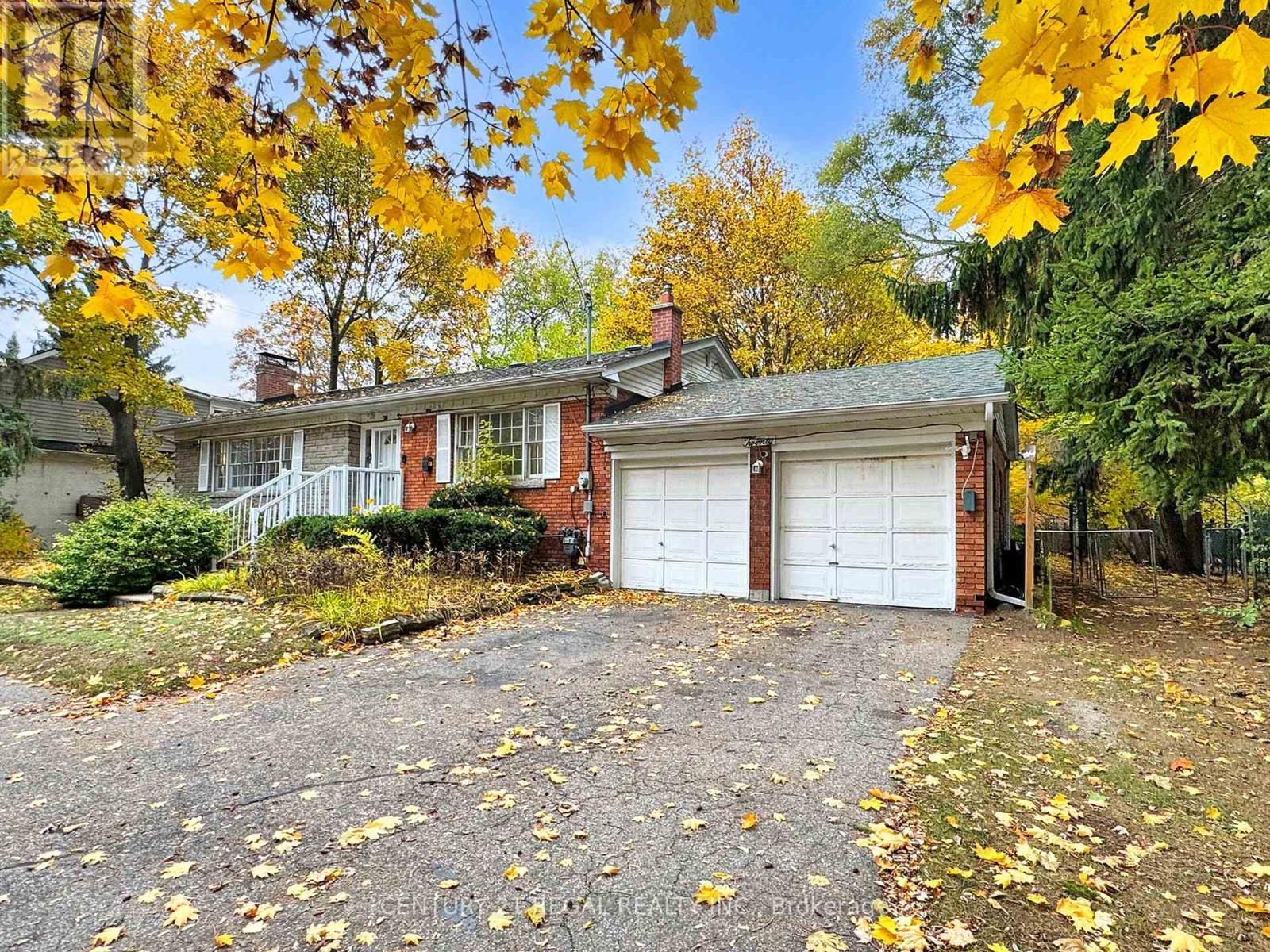 20 West Hill Drive, Toronto, ON - Outdoor With Facade