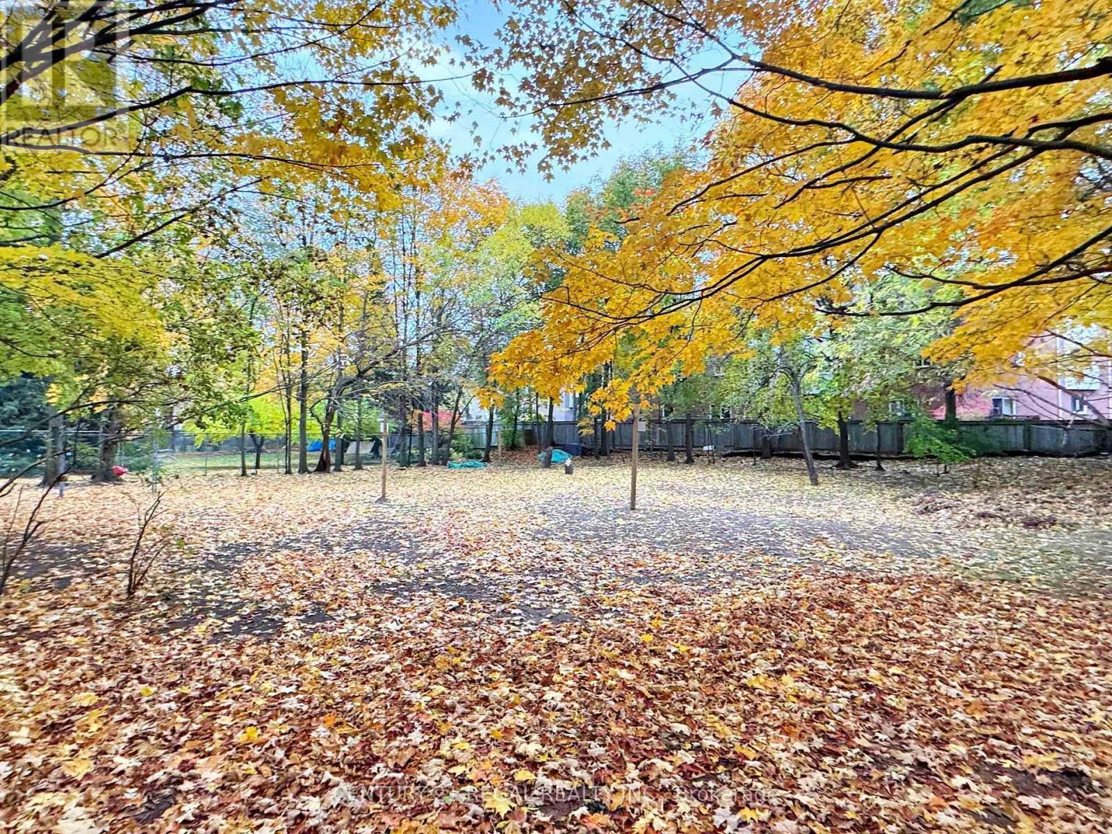 20 West Hill Drive, Toronto, ON - Outdoor