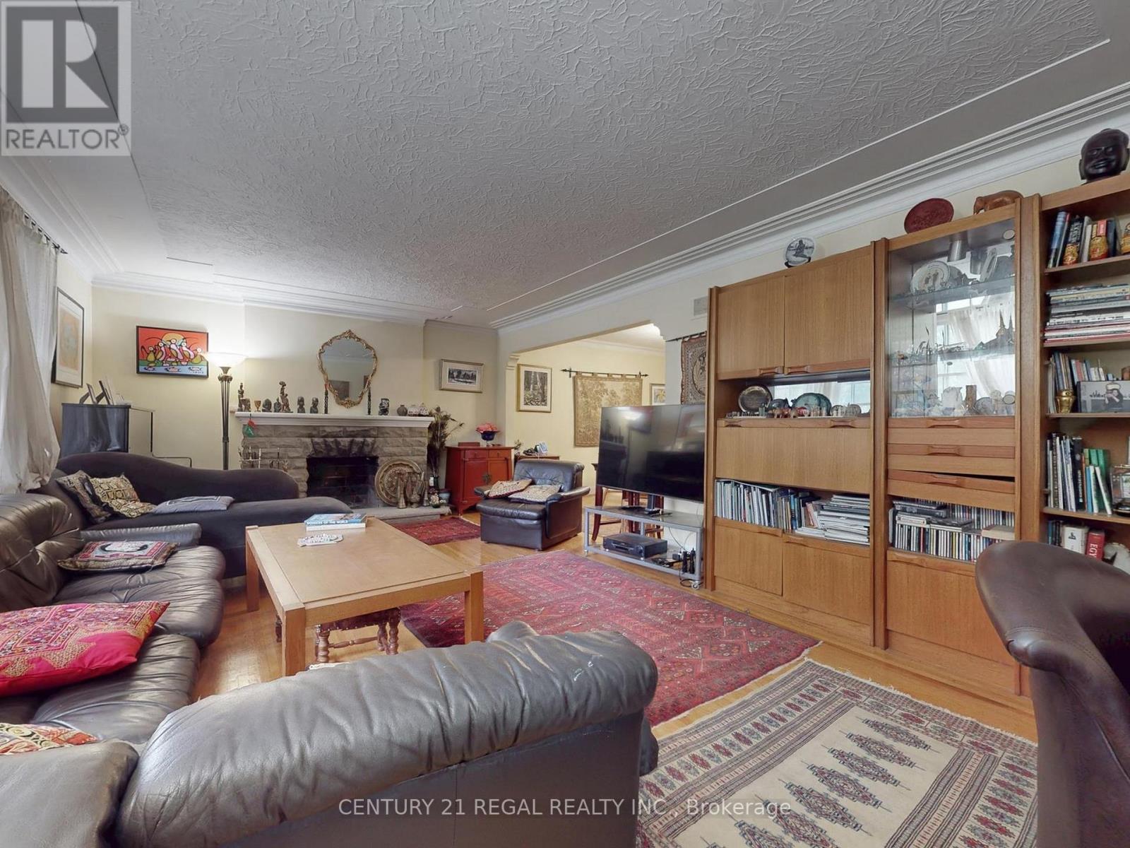 20 West Hill Drive, Toronto, ON - Indoor