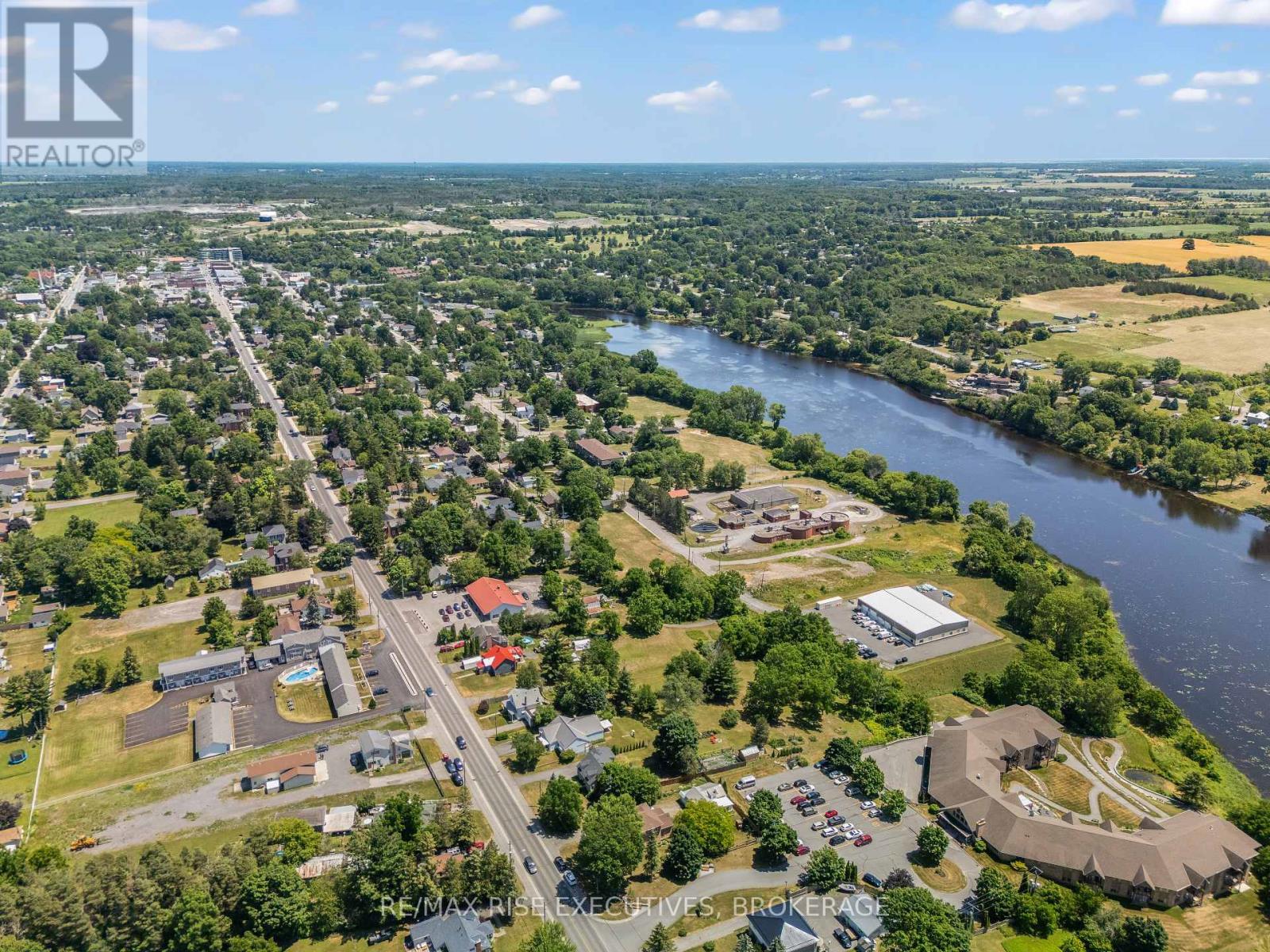 320 Dundas Street W, Greater Napanee (Greater Napanee), ON - Outdoor With Body Of Water With View