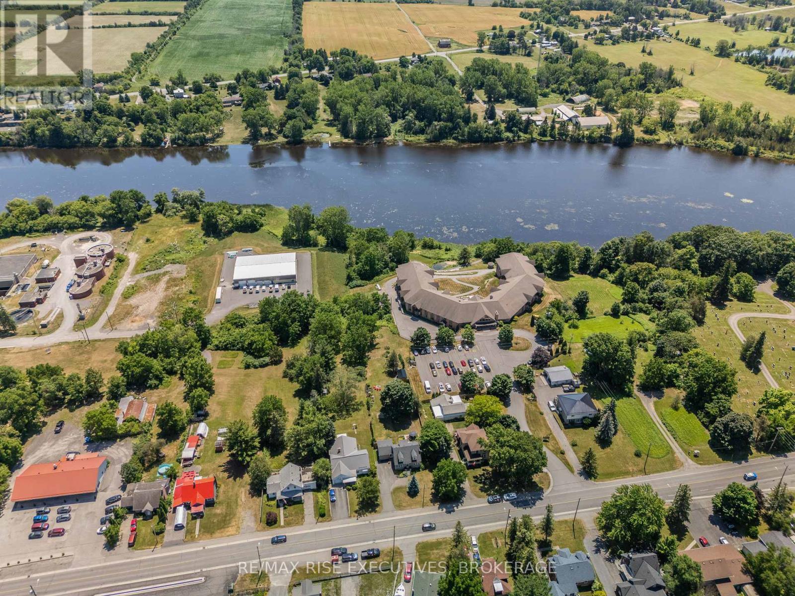 320 Dundas Street W, Greater Napanee (Greater Napanee), ON - Outdoor With Body Of Water With View