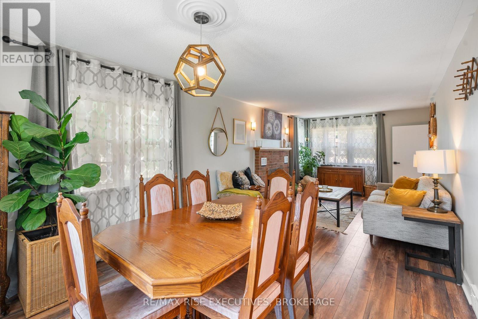 320 Dundas Street W, Greater Napanee (Greater Napanee), ON - Indoor Photo Showing Dining Room