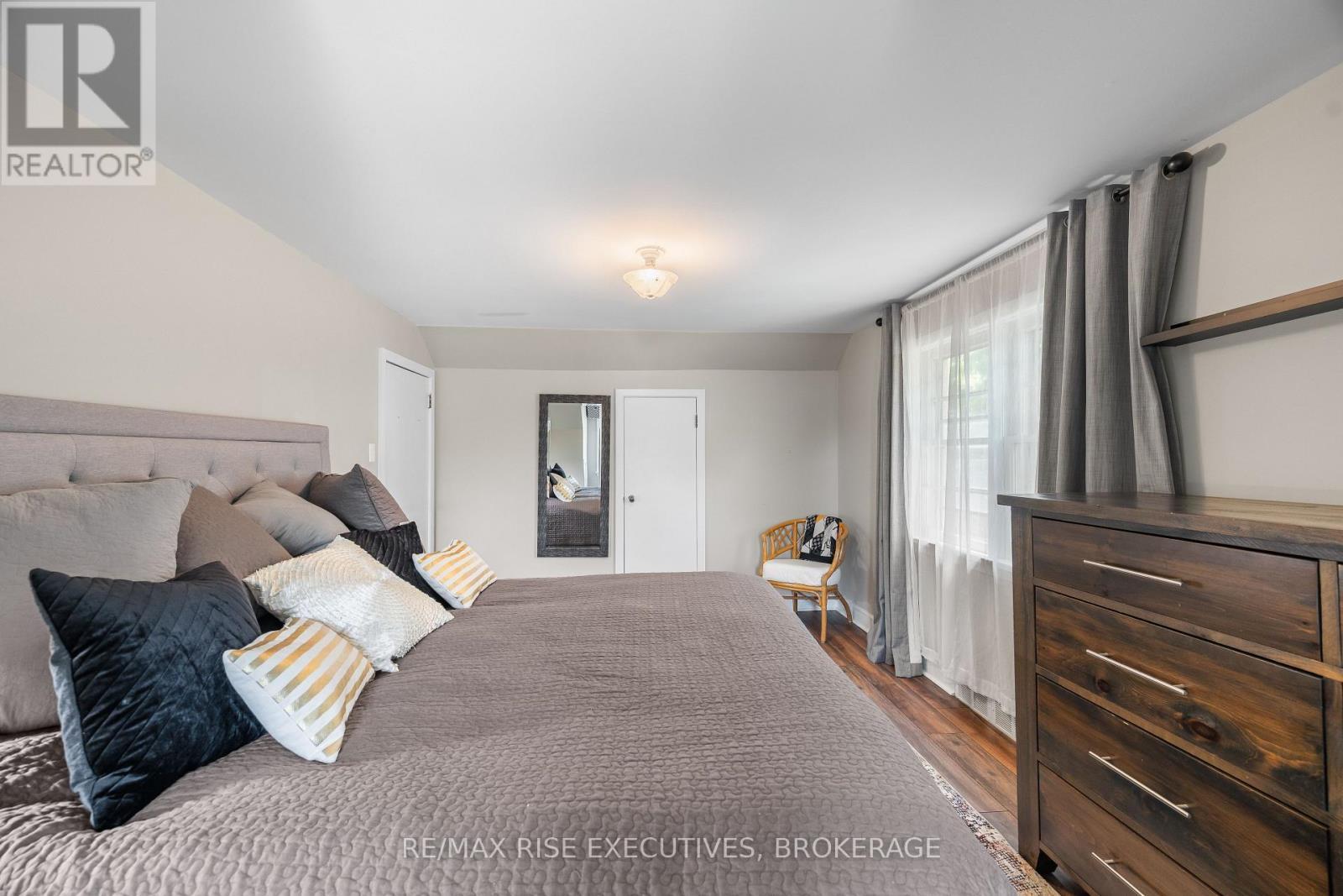 320 Dundas Street W, Greater Napanee (Greater Napanee), ON - Indoor Photo Showing Bedroom