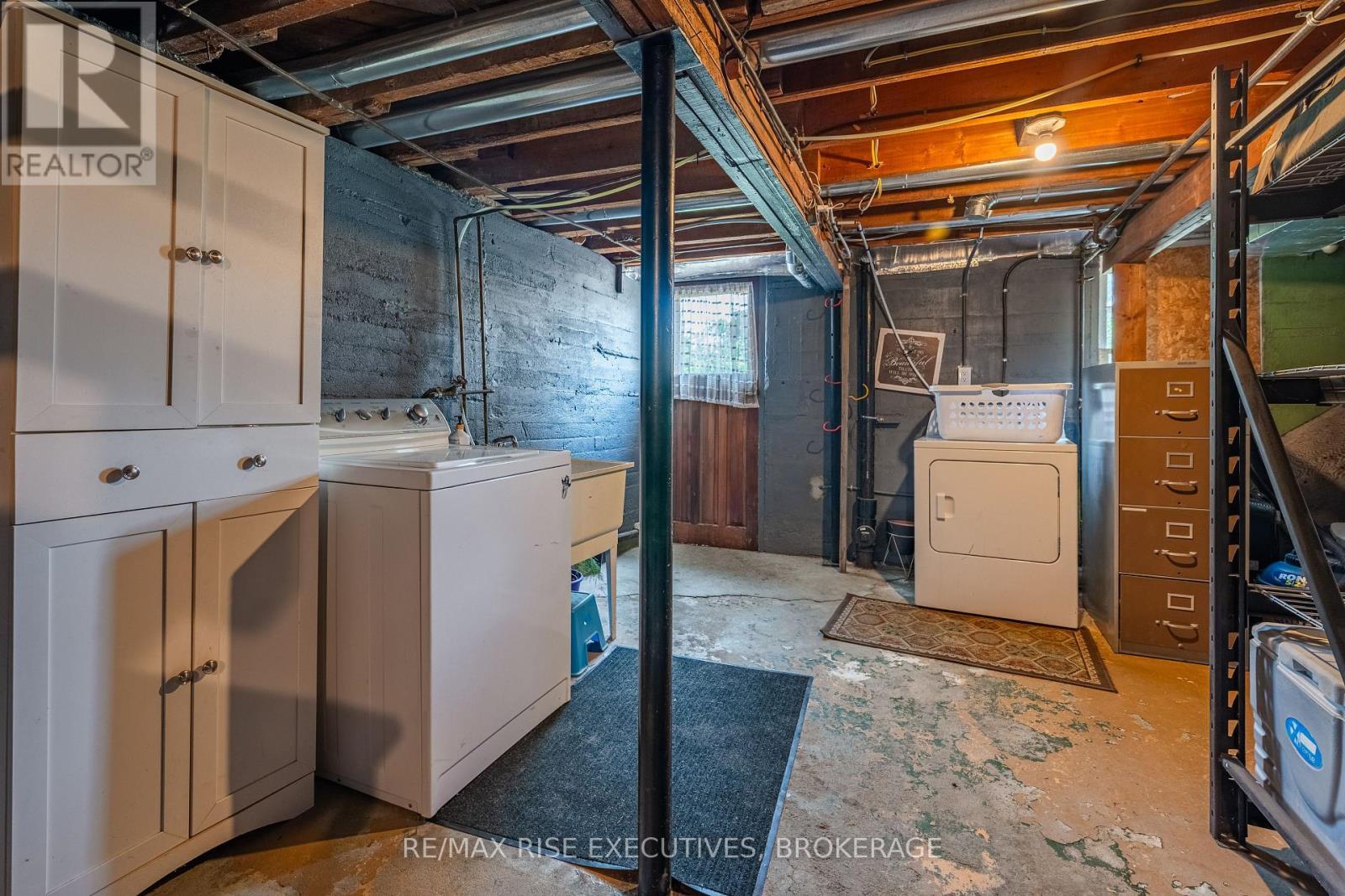 320 Dundas Street W, Greater Napanee (Greater Napanee), ON - Indoor Photo Showing Laundry Room