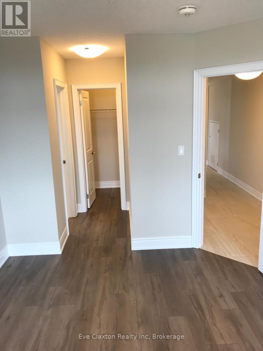 209 - 333 Gosling Gardens, Guelph (Clairfields/Hanlon Business Park), ON - Indoor Photo Showing Other Room