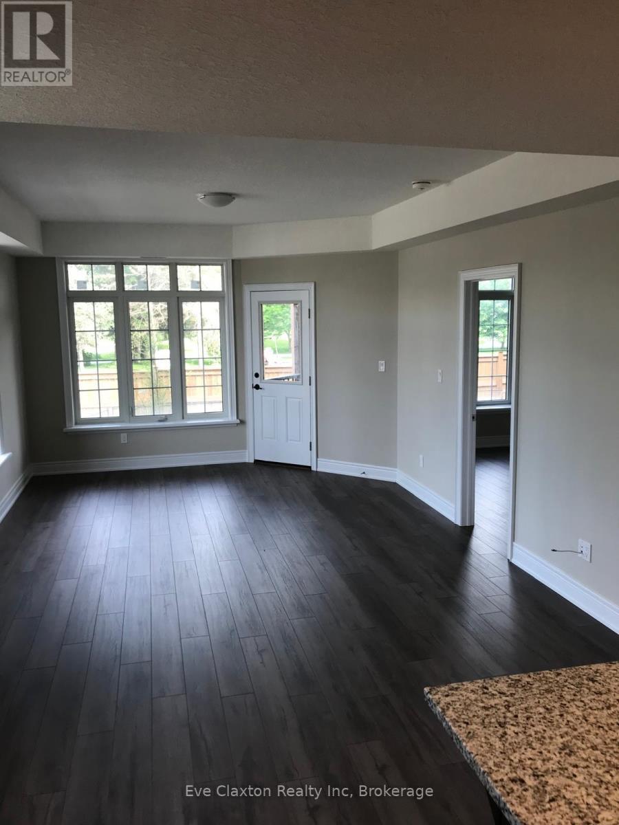 209 - 333 Gosling Gardens, Guelph (Clairfields/Hanlon Business Park), ON - Indoor Photo Showing Other Room