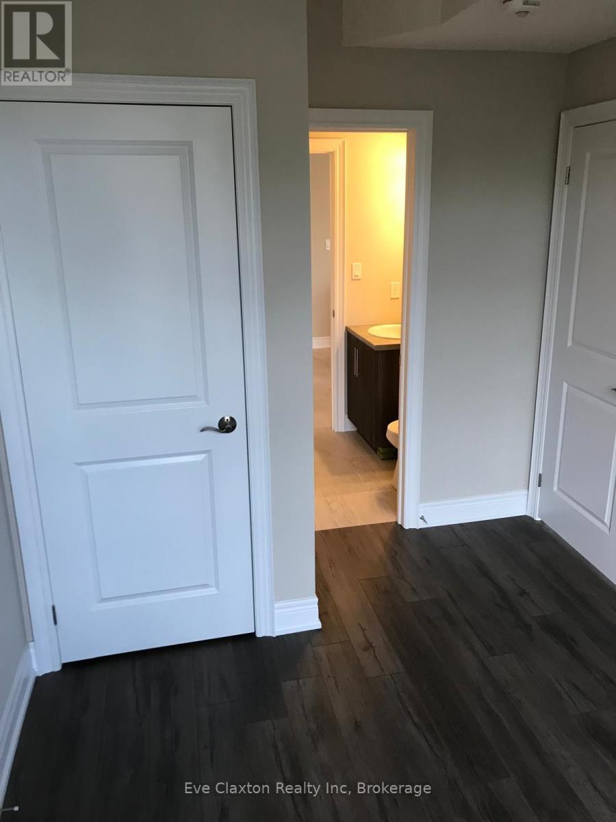 209 - 333 Gosling Gardens, Guelph (Clairfields/Hanlon Business Park), ON - Indoor Photo Showing Other Room