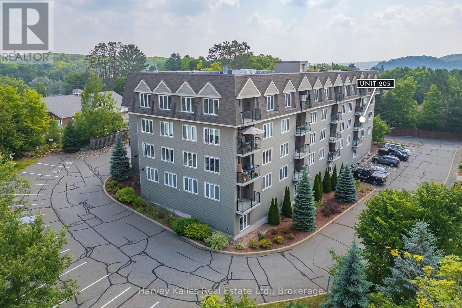 205 - 26 Dairy Lane, Huntsville (Chaffey), ON - Outdoor