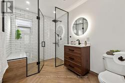 Gorgeous new 3 pc bath, Custom mirror -