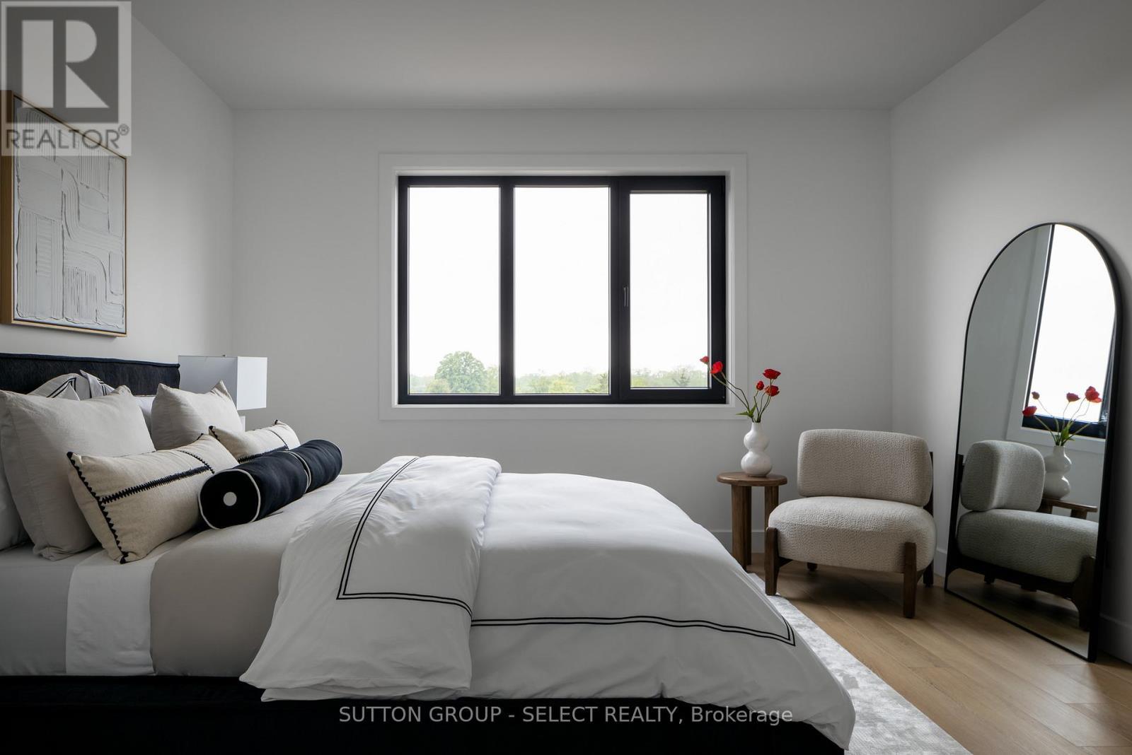 13 Optimist Drive, Southwold, ON - Indoor Photo Showing Bedroom