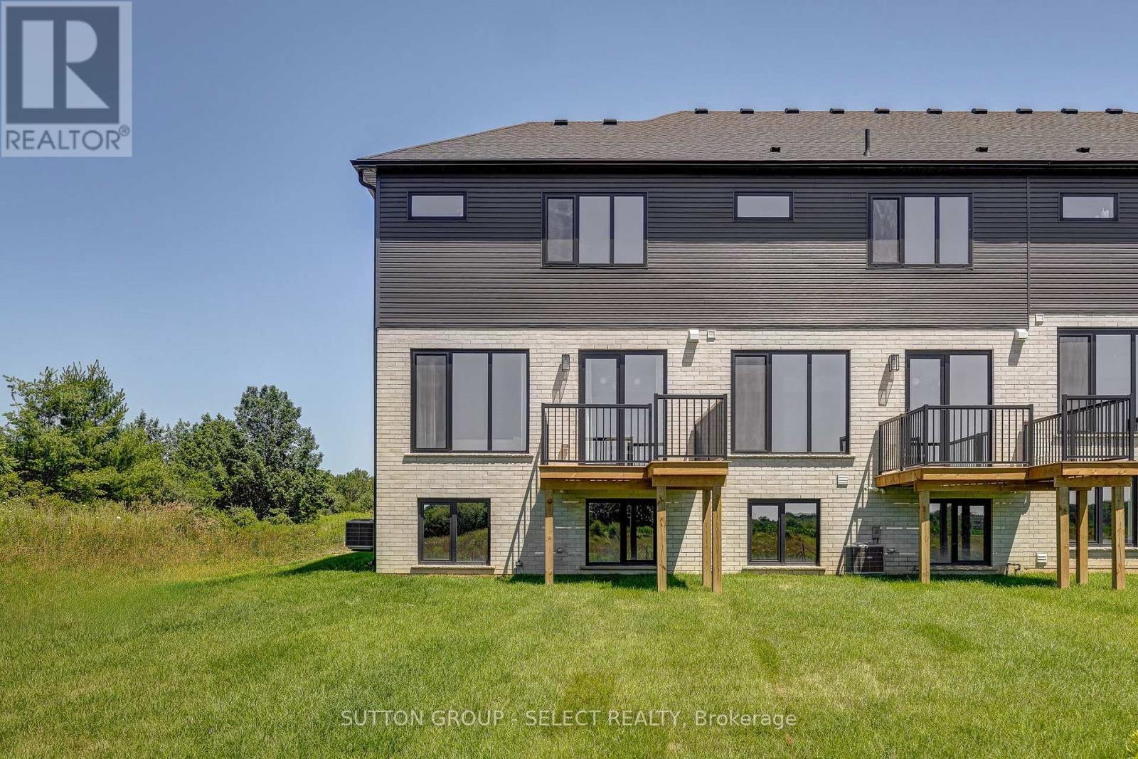 13 Optimist Drive, Southwold, ON - Outdoor