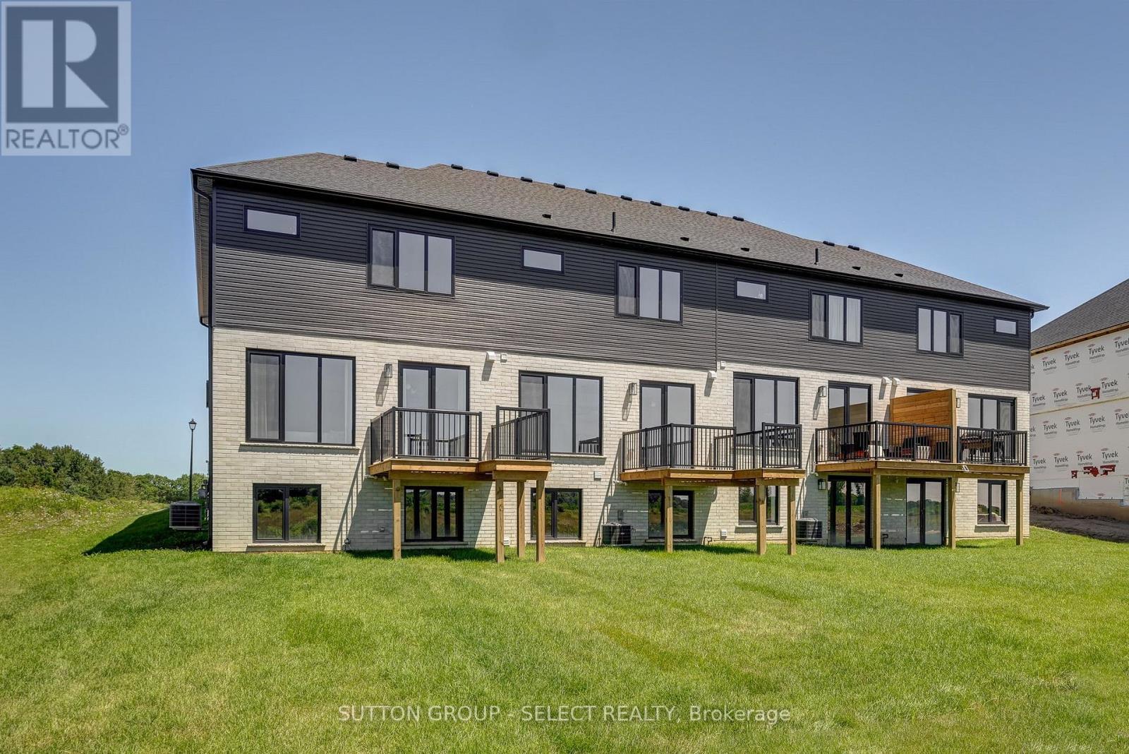 13 Optimist Drive, Southwold, ON - Outdoor With Exterior