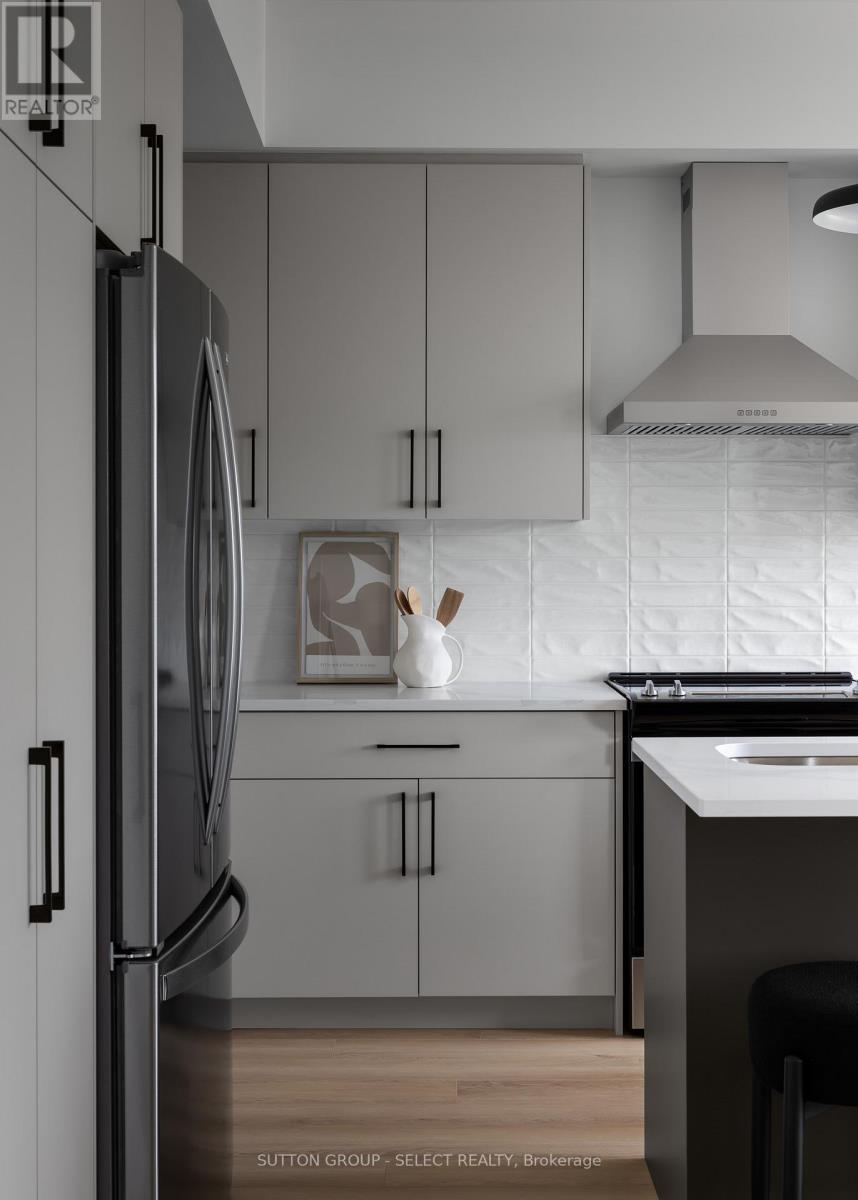 15 Optimist Drive, Southwold, ON - Indoor Photo Showing Kitchen
