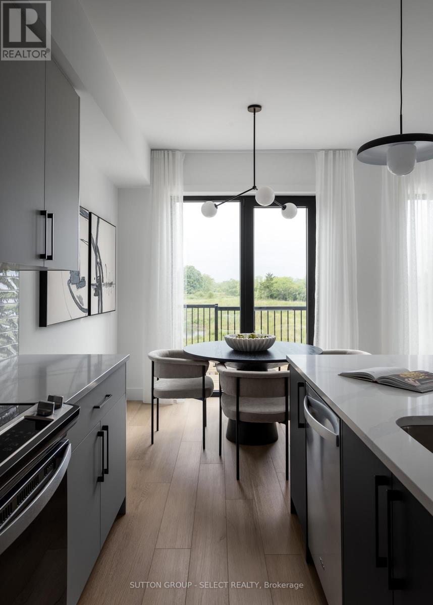 15 Optimist Drive, Southwold, ON - Indoor Photo Showing Kitchen