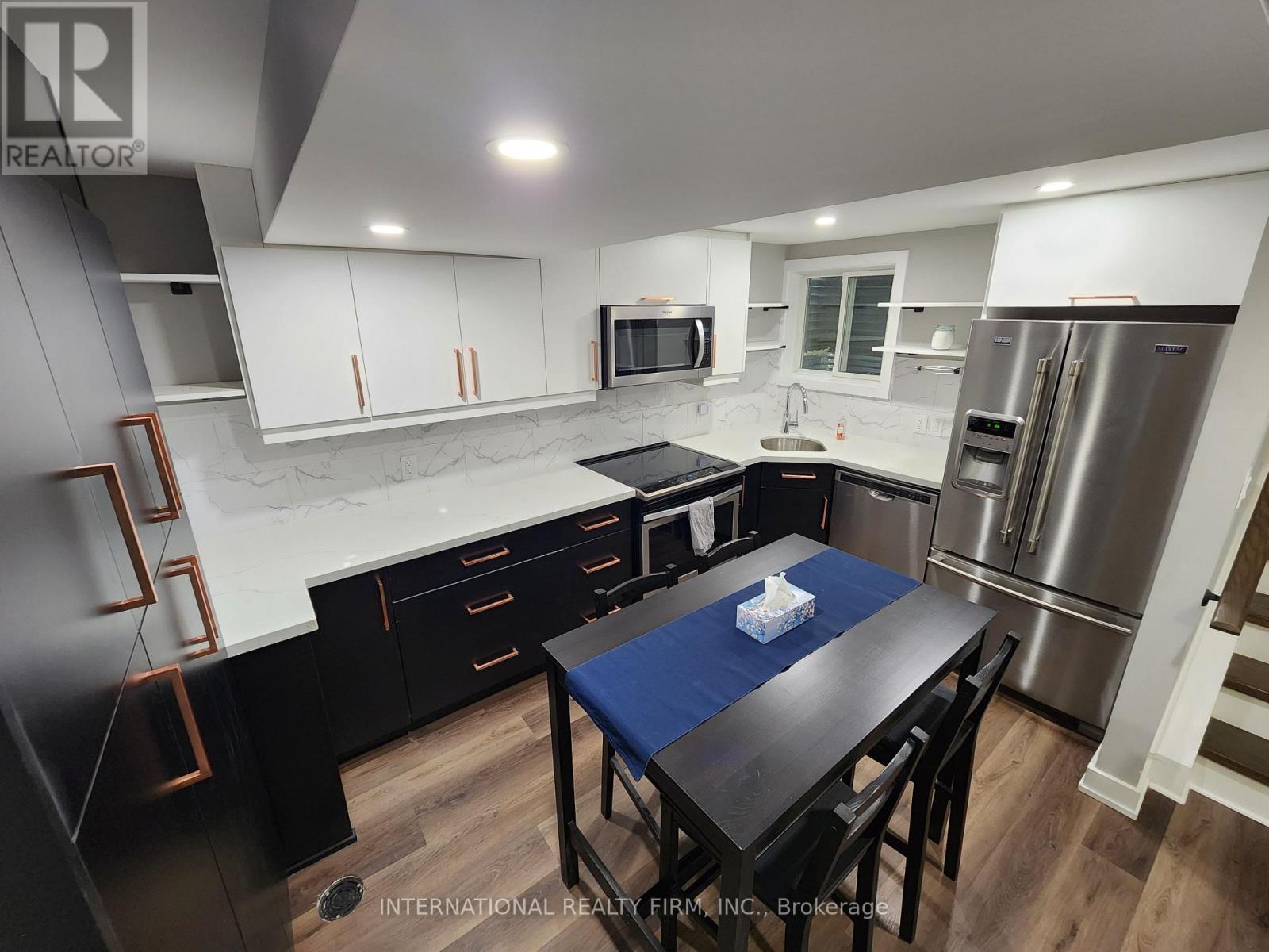 Lower - 435 Hansen Road N, Brampton, ON - Indoor Photo Showing Kitchen With Upgraded Kitchen