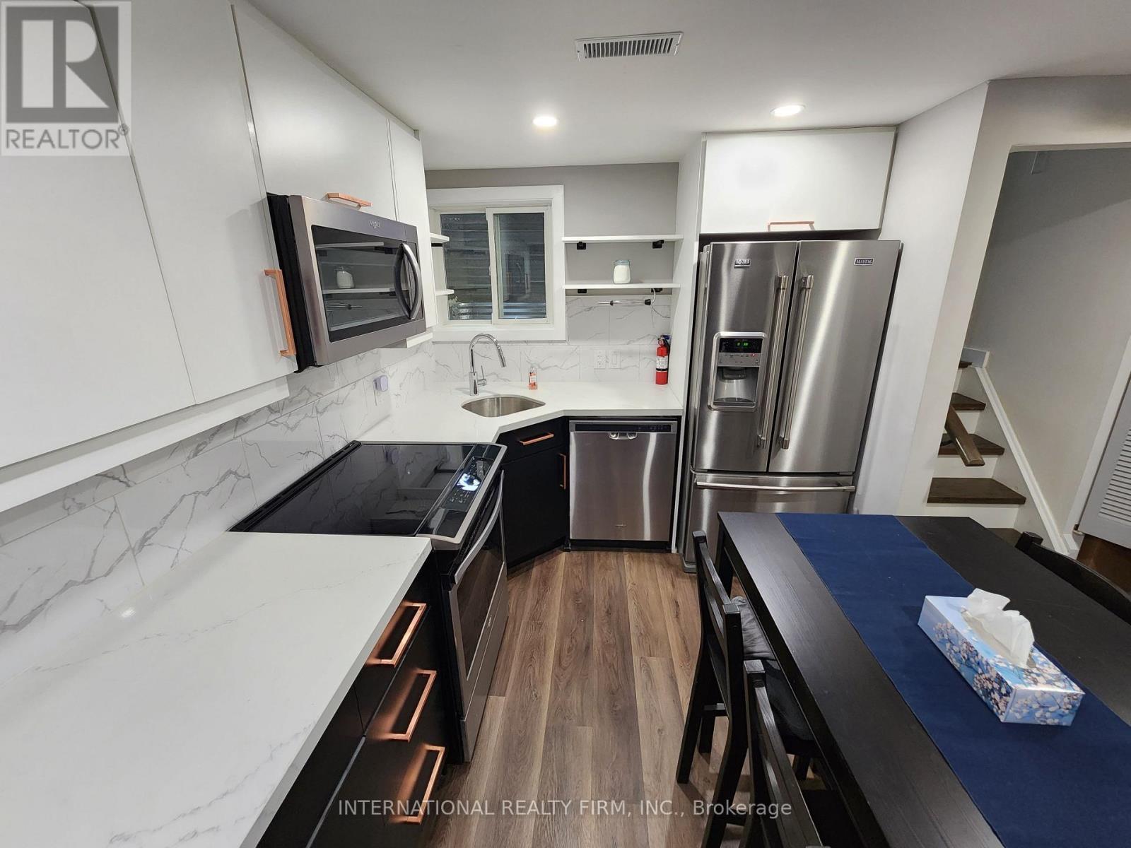 Lower - 435 Hansen Road N, Brampton, ON - Indoor Photo Showing Kitchen With Upgraded Kitchen