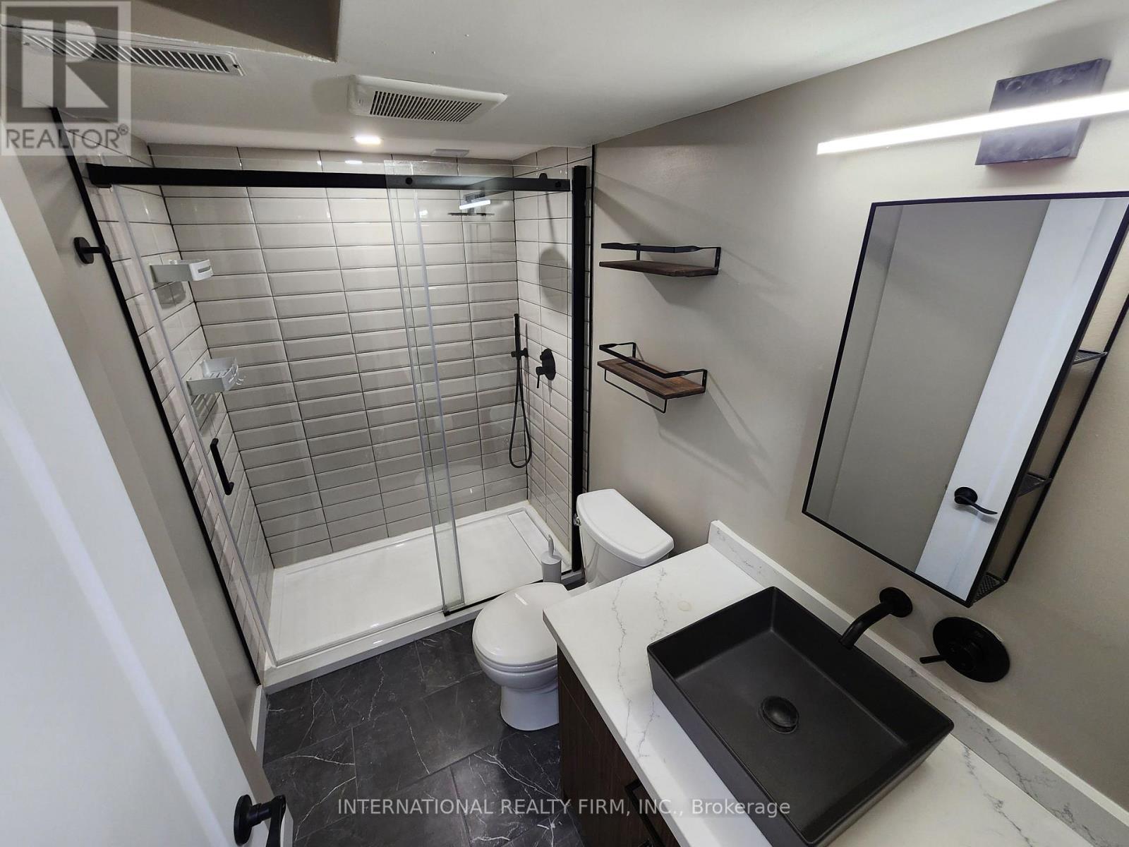 Lower - 435 Hansen Road N, Brampton, ON - Indoor Photo Showing Bathroom